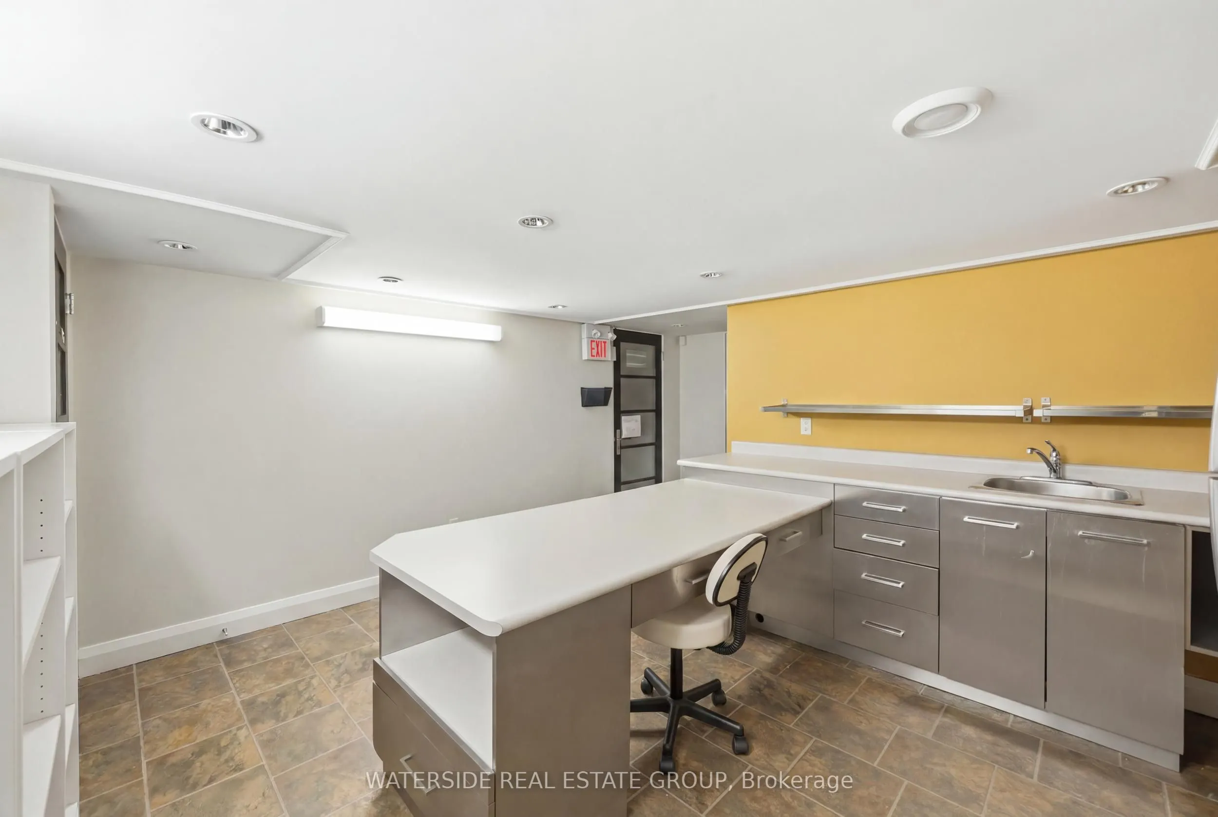 58 King Street W