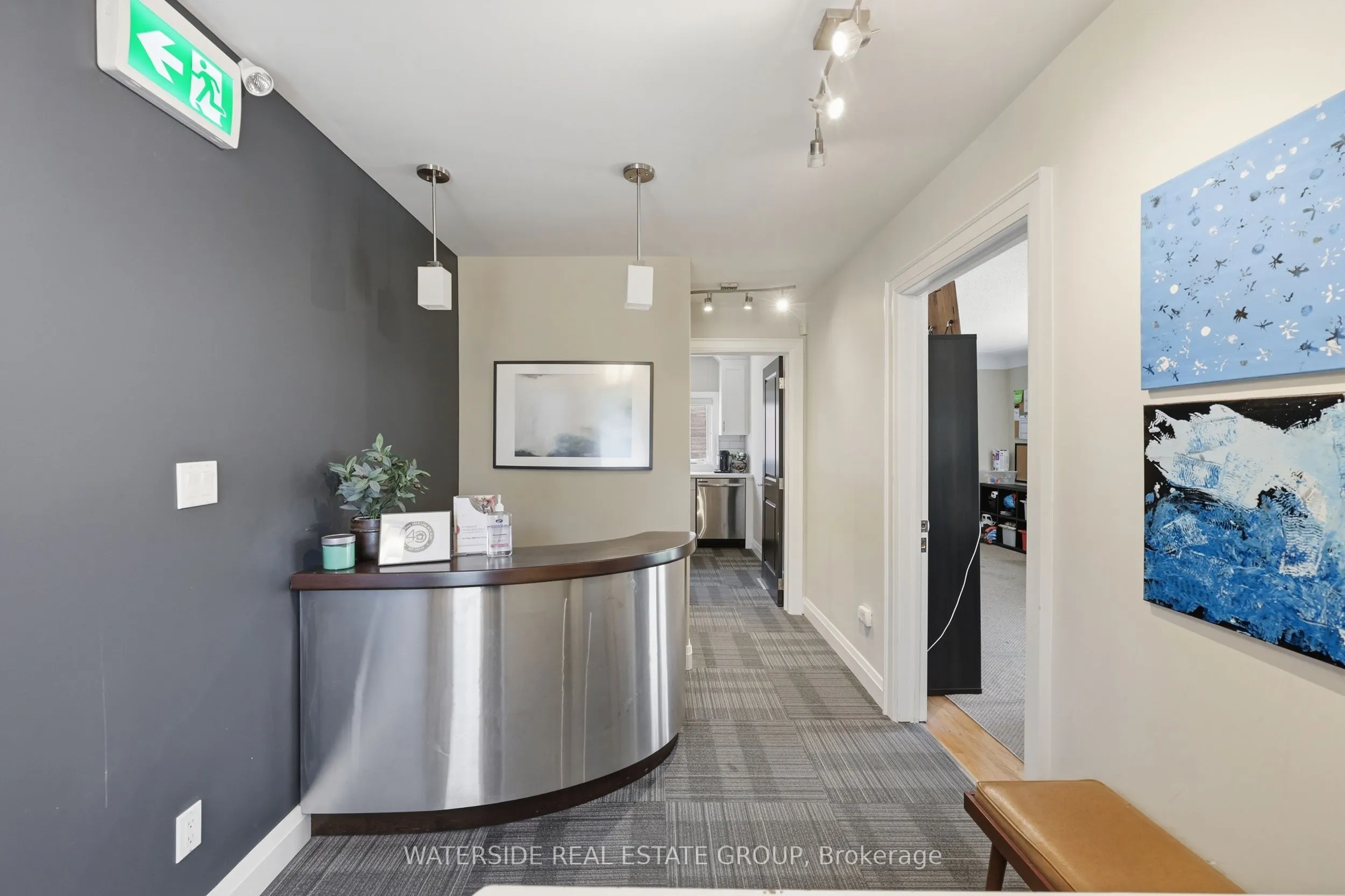 58 King Street W