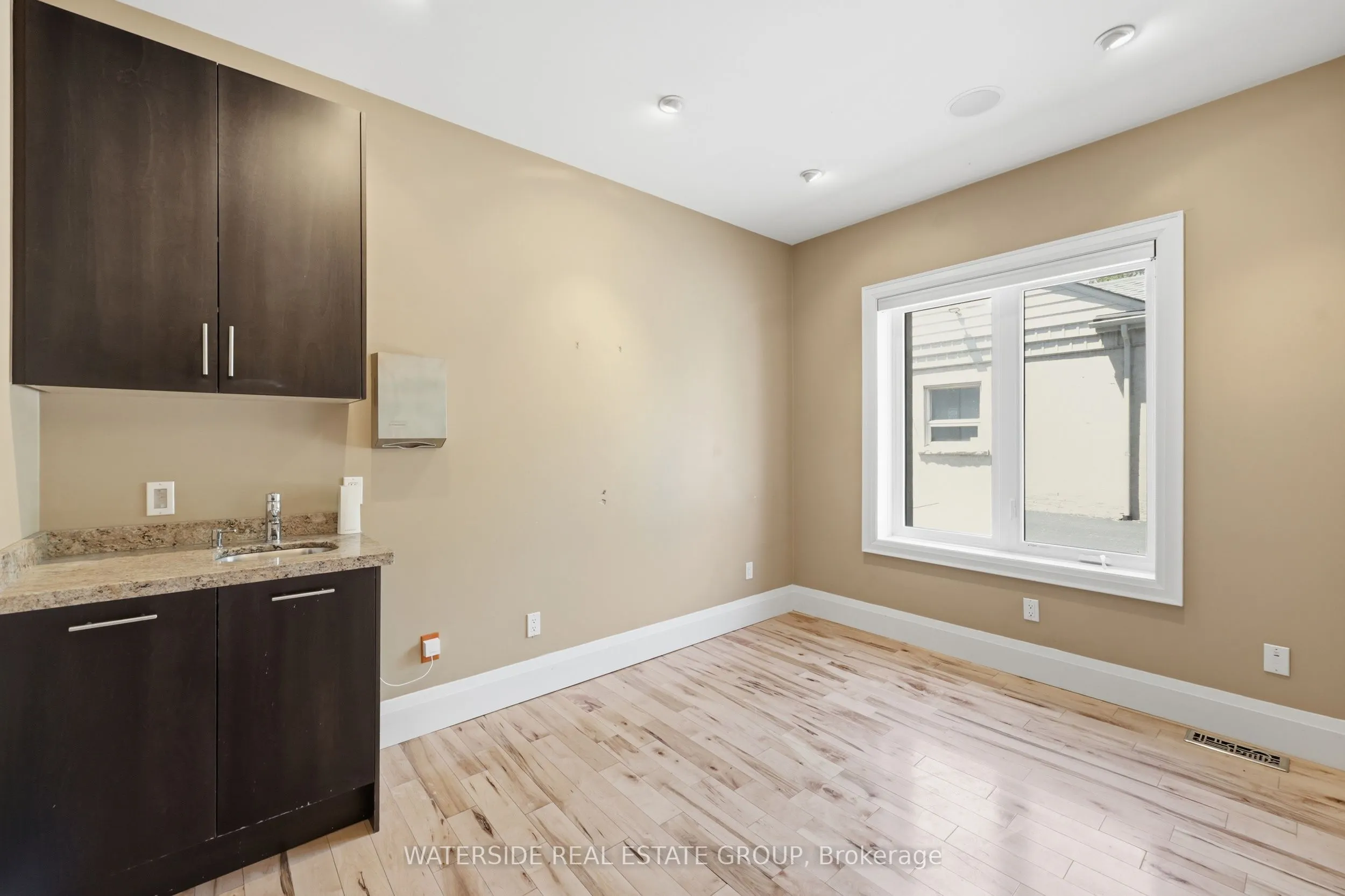58 King Street W