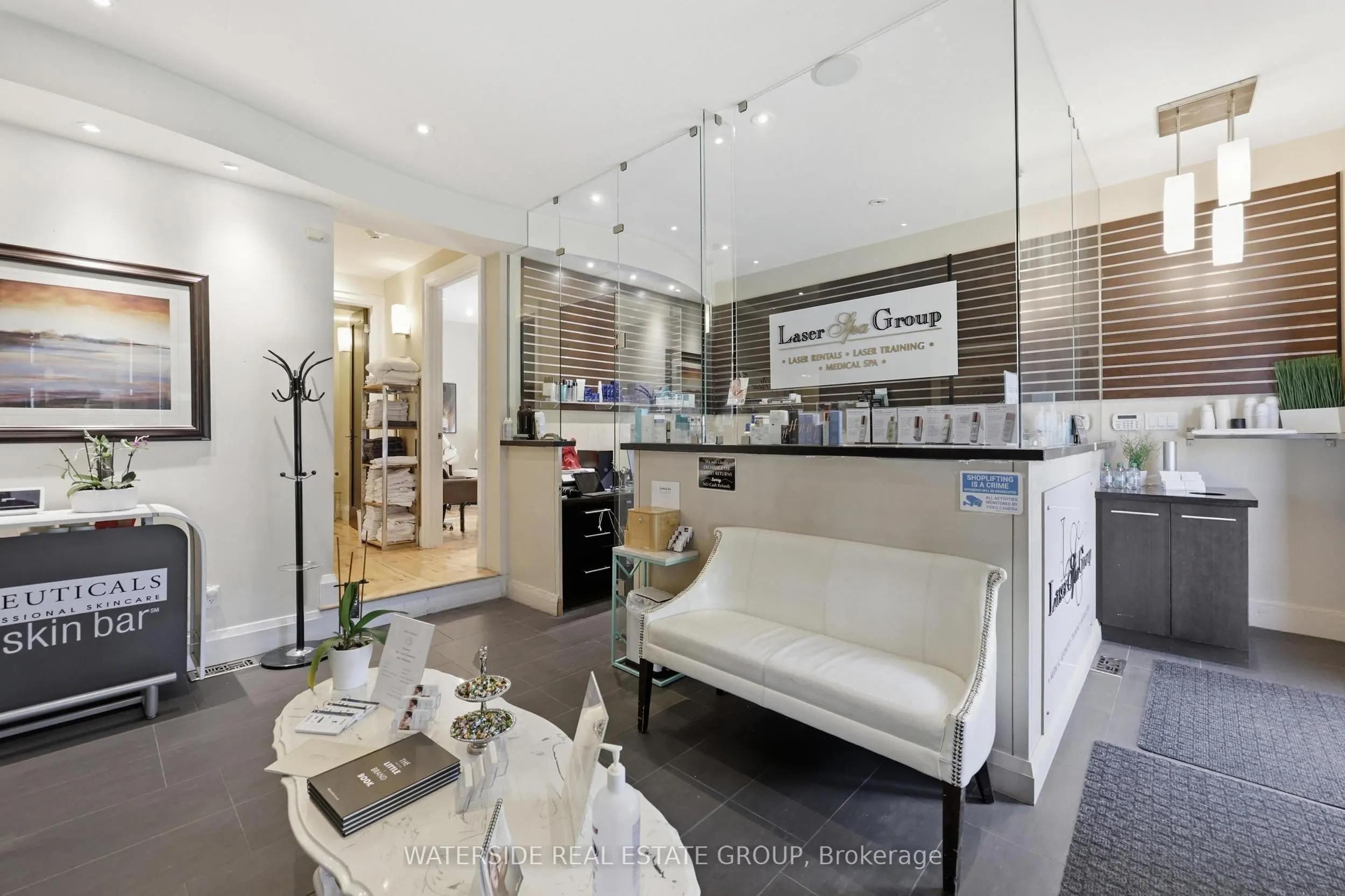 58 King Street W