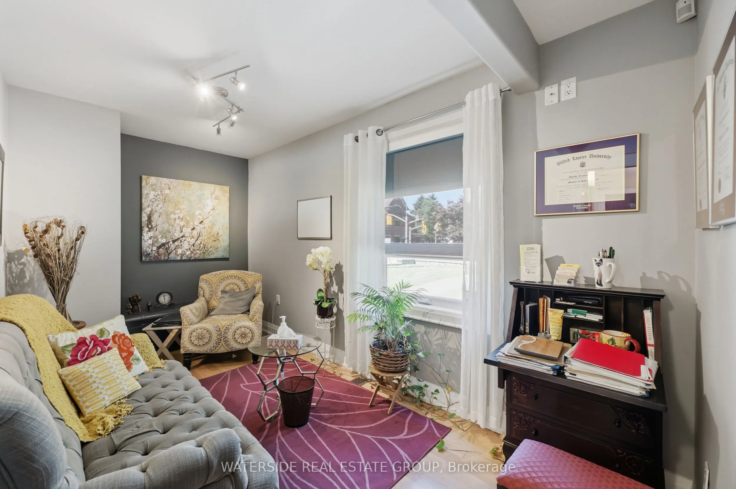 60 King Street W