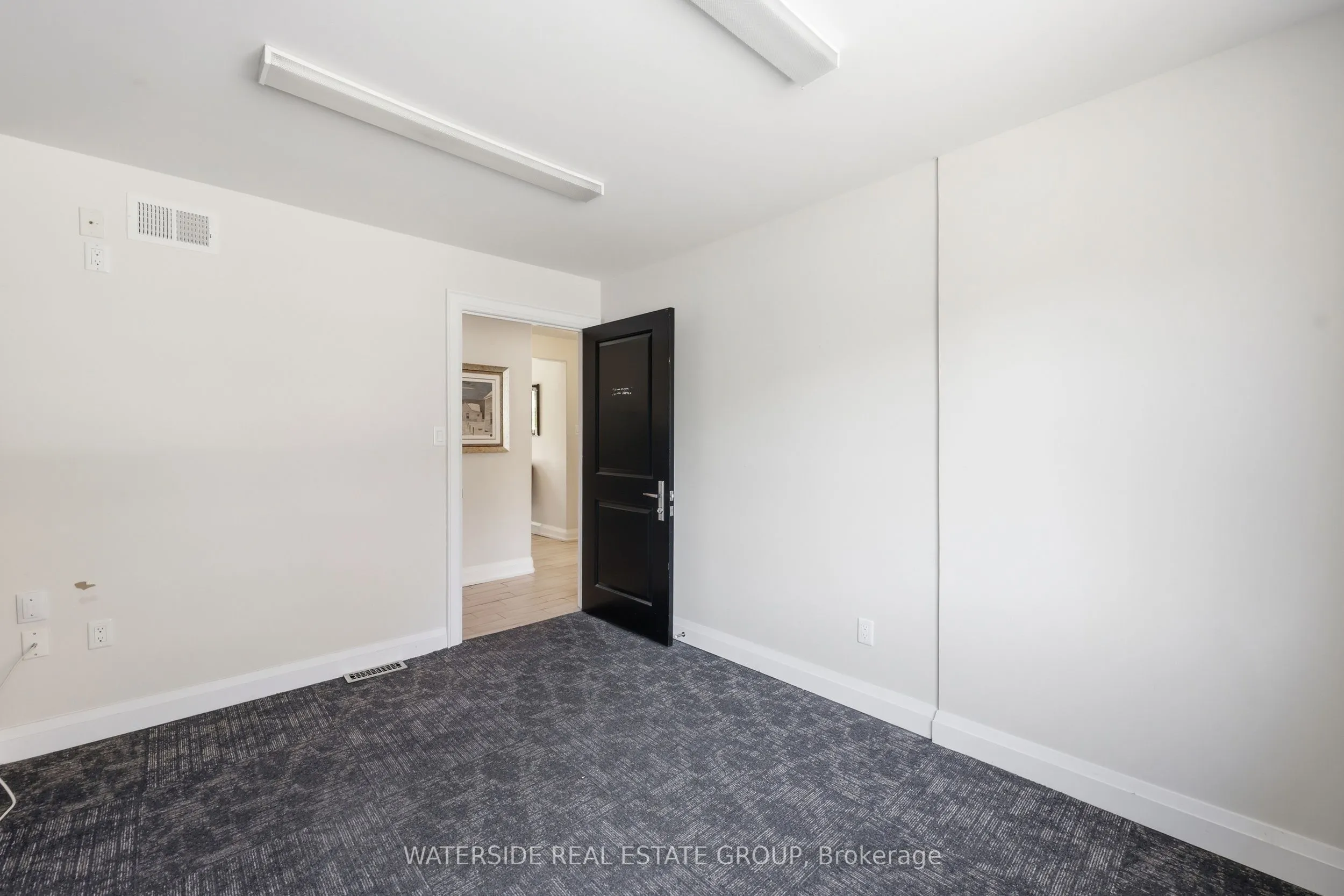 60 King Street W