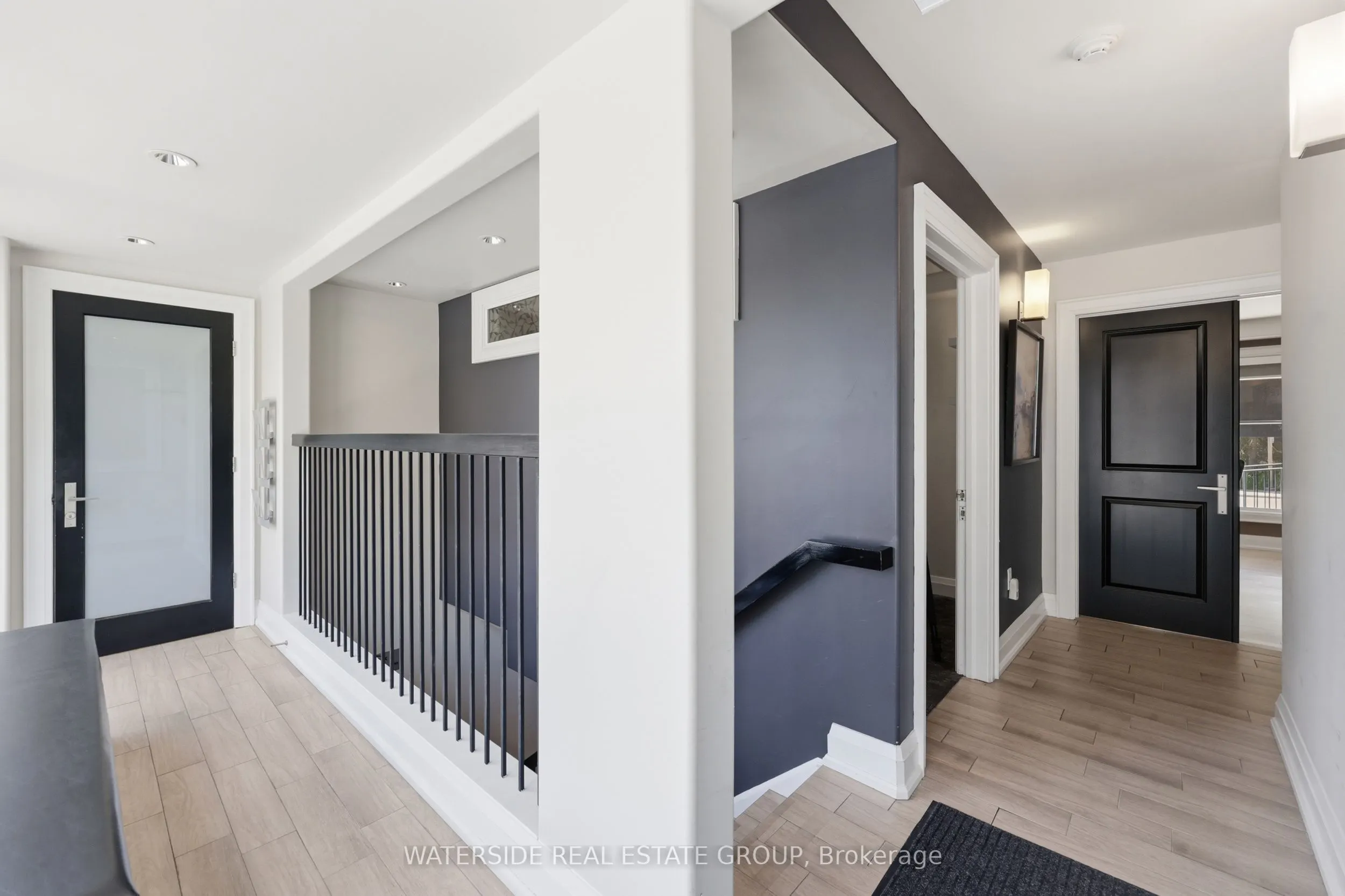 60 King Street W