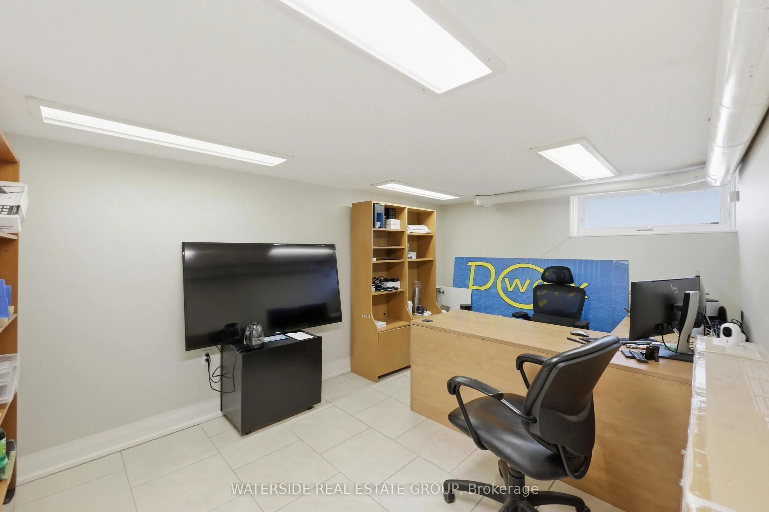 60 King Street W