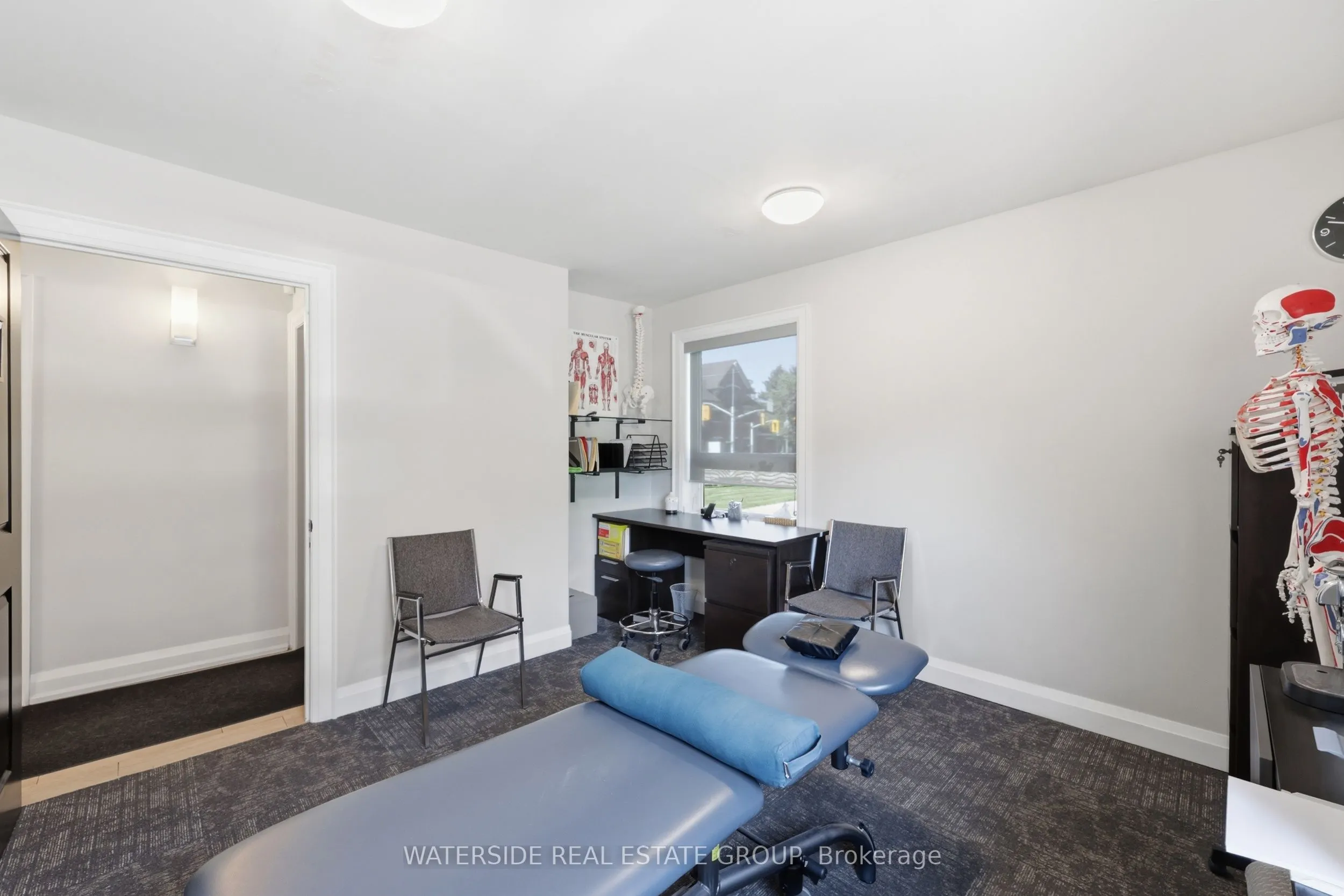 60 King Street W