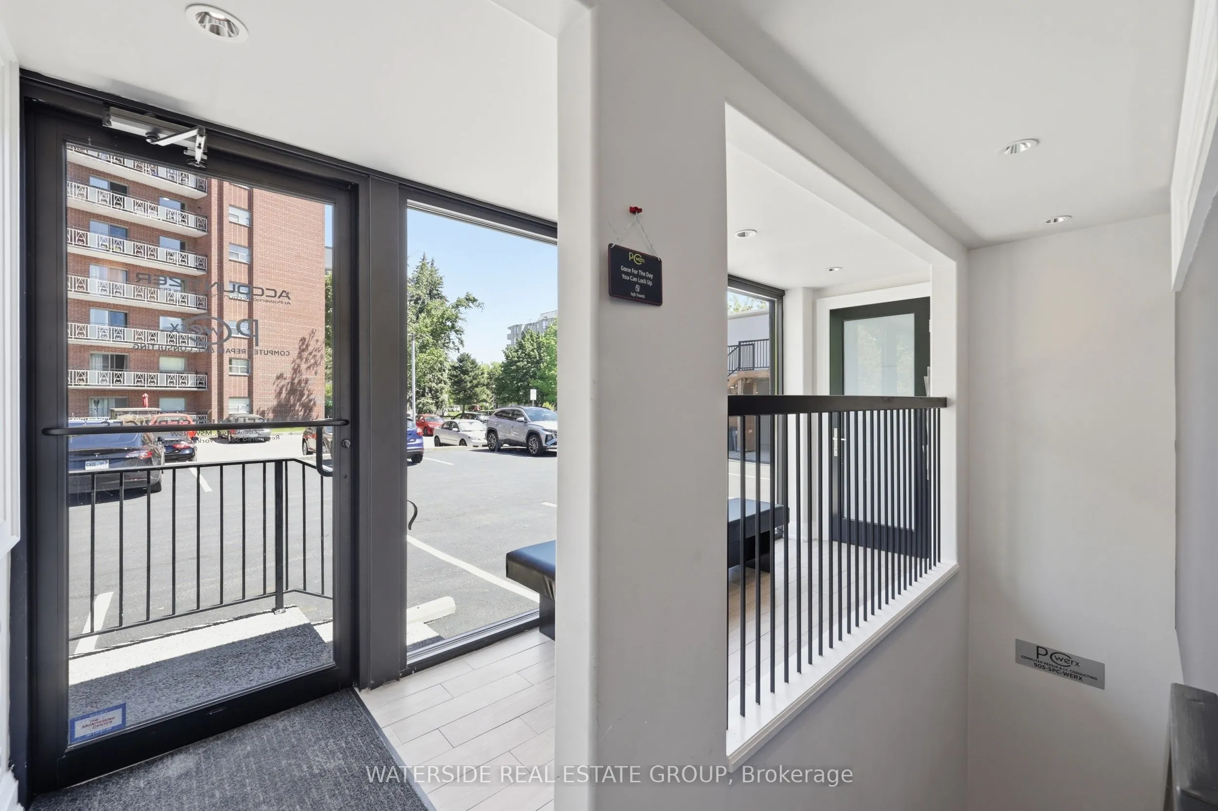 60 King Street W