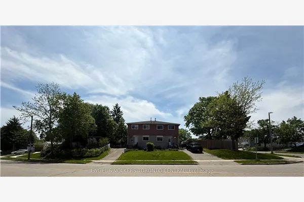 689 College Avenue W