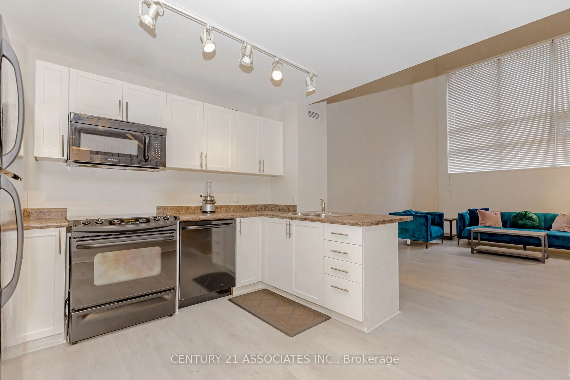 66 Bay Street S #107