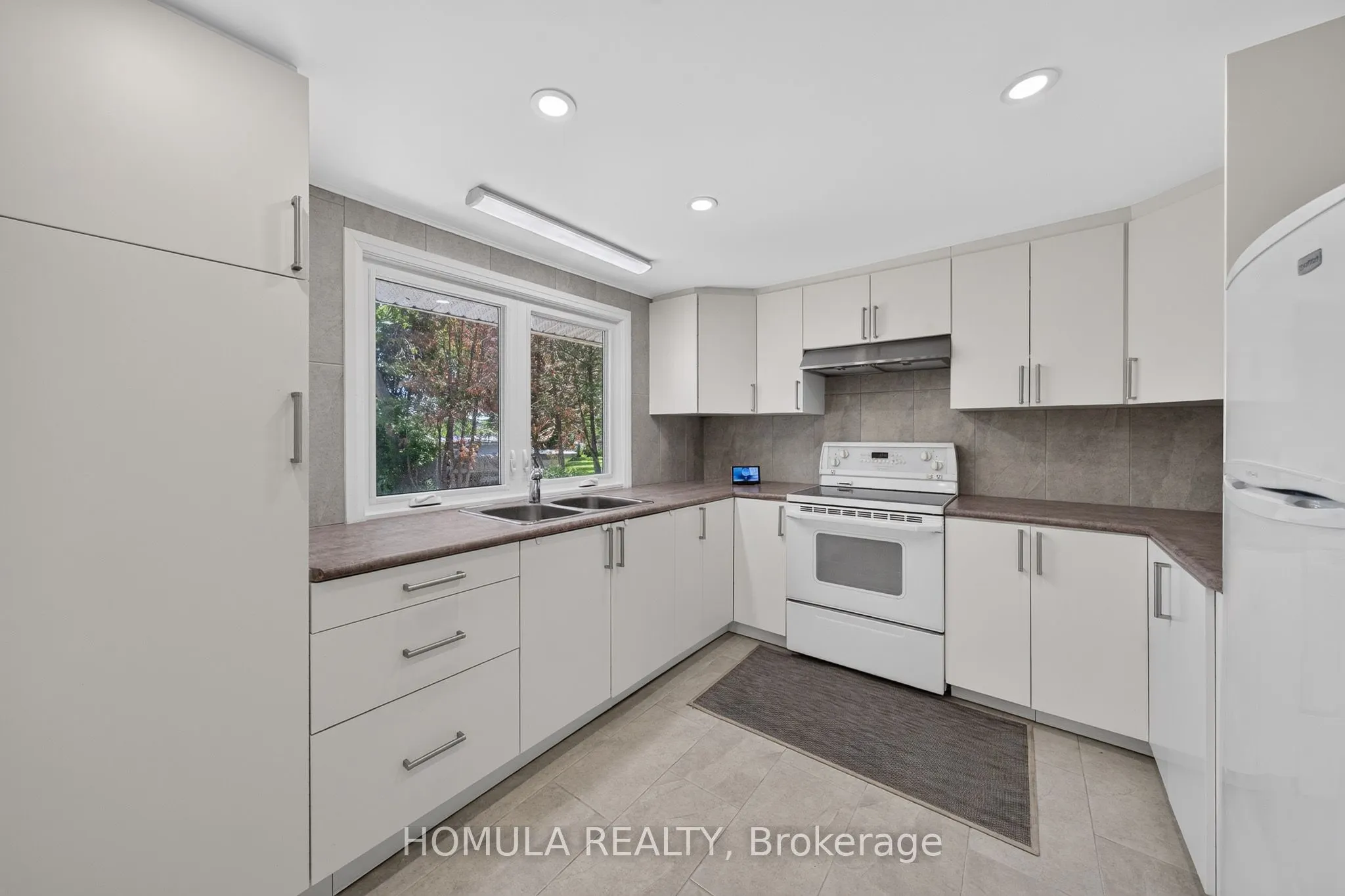 24 Riverside Drive