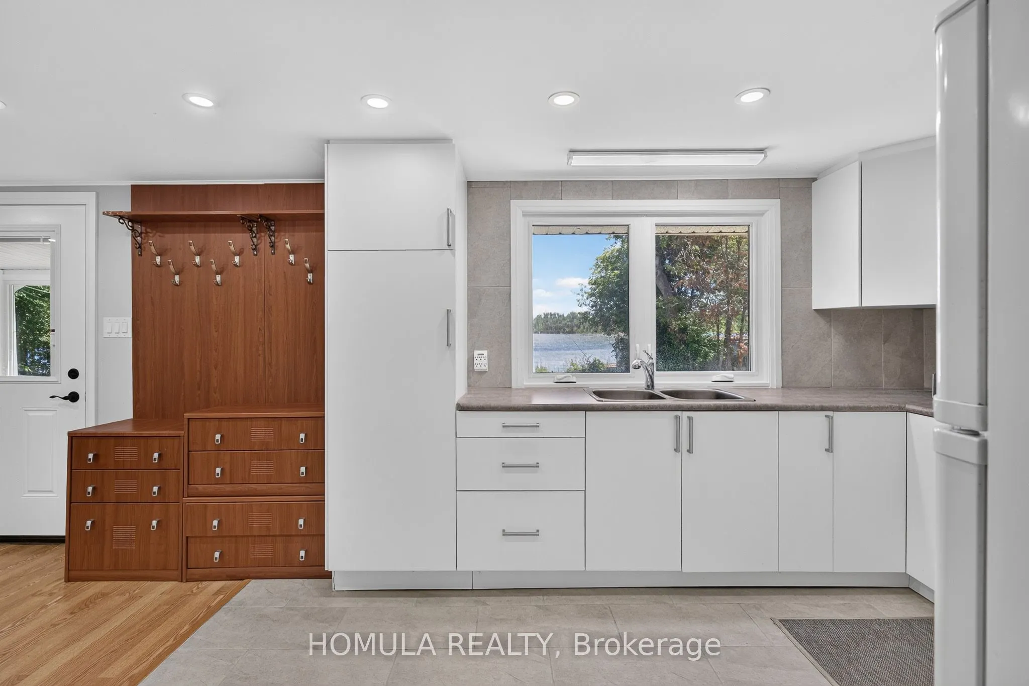 24 Riverside Drive