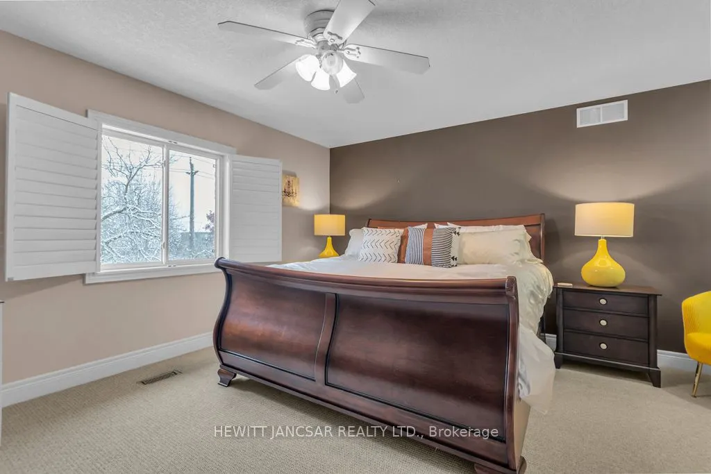 211 Terrace Wood Crescent