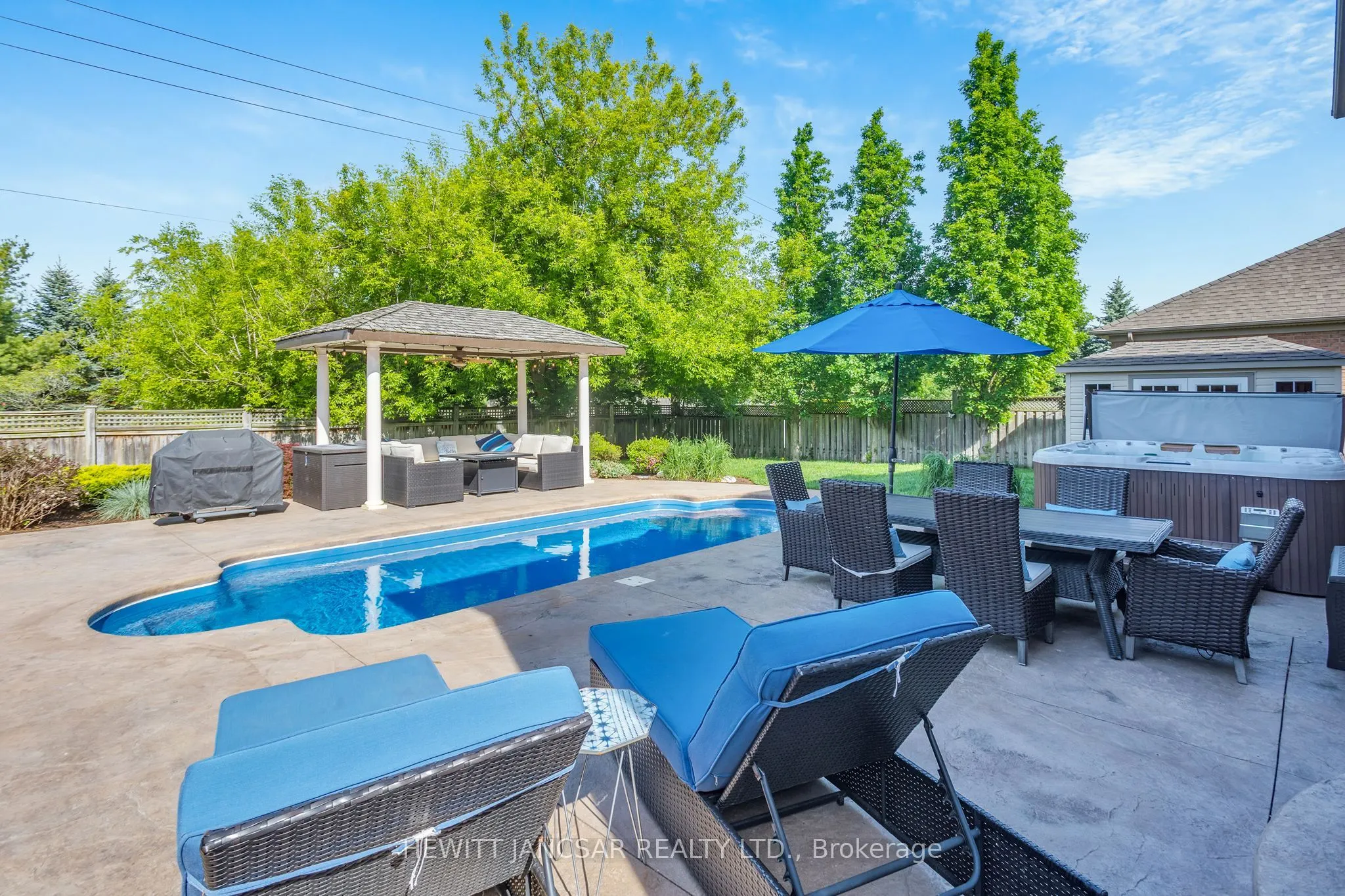 211 Terrace Wood Crescent