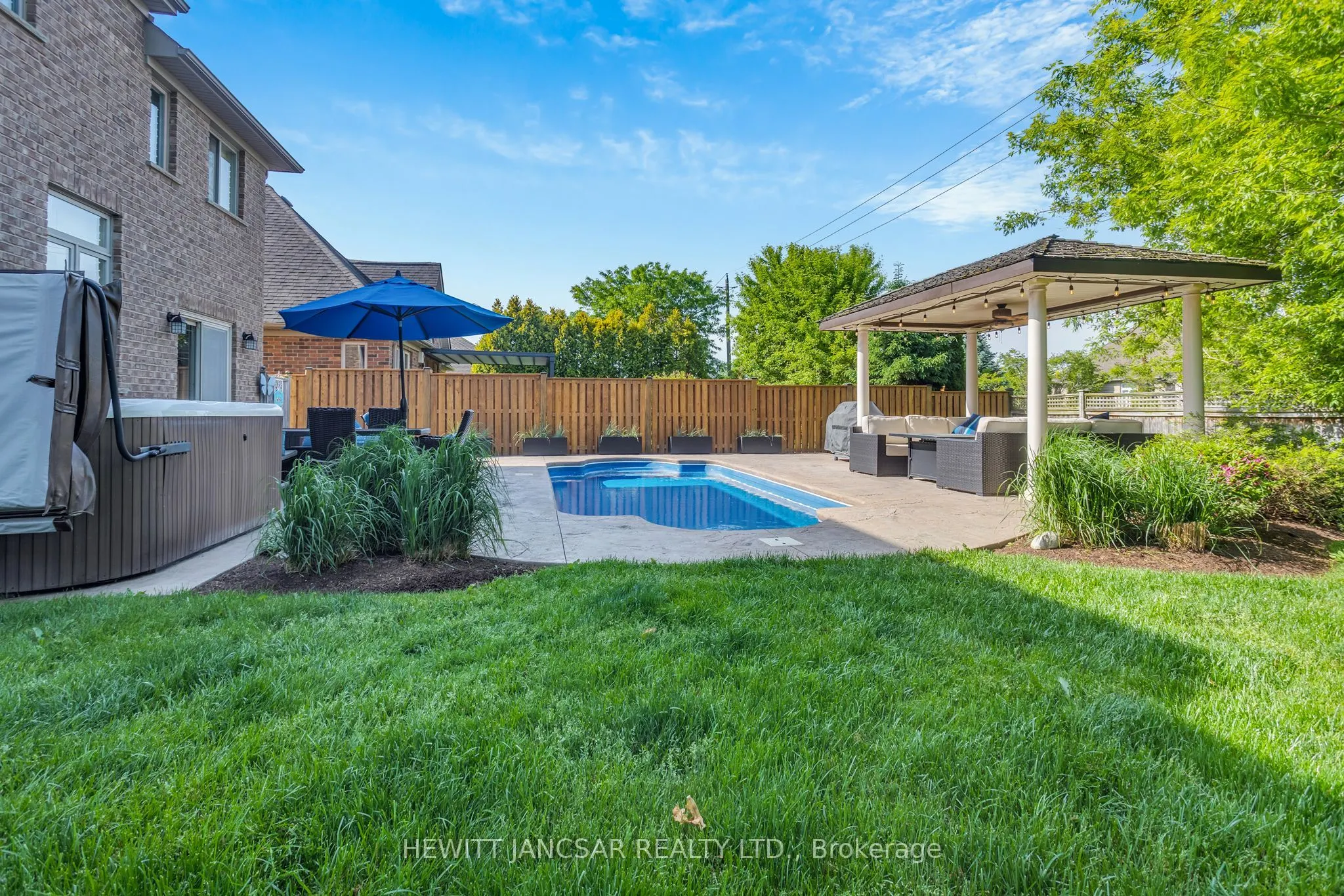 211 Terrace Wood Crescent