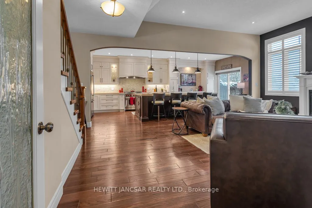 211 Terrace Wood Crescent