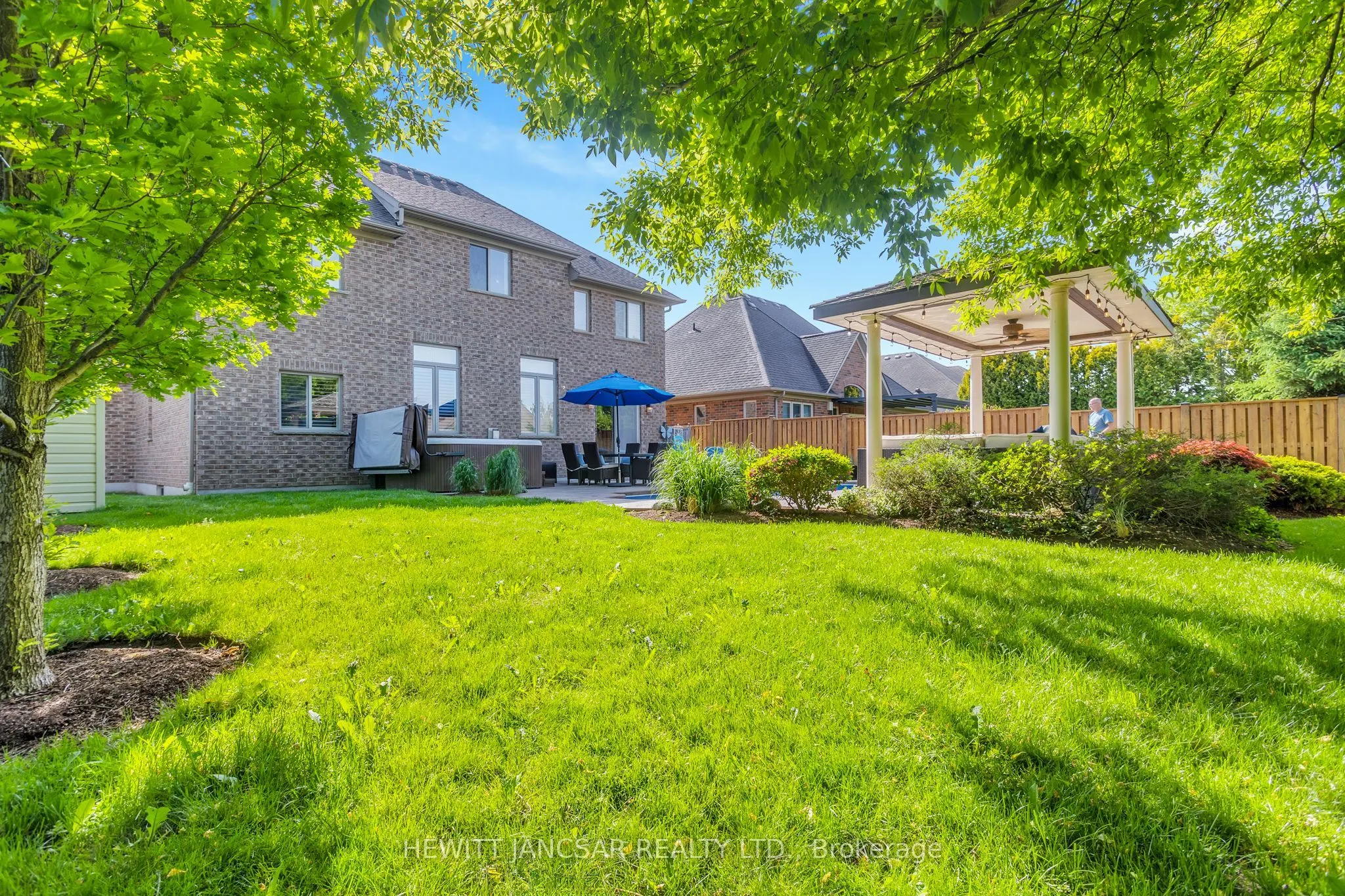 211 Terrace Wood Crescent