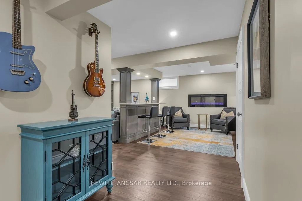 211 Terrace Wood Crescent