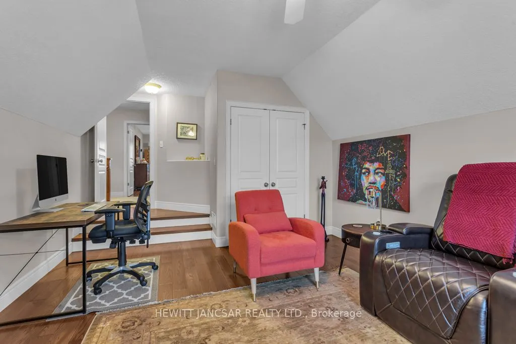 211 Terrace Wood Crescent