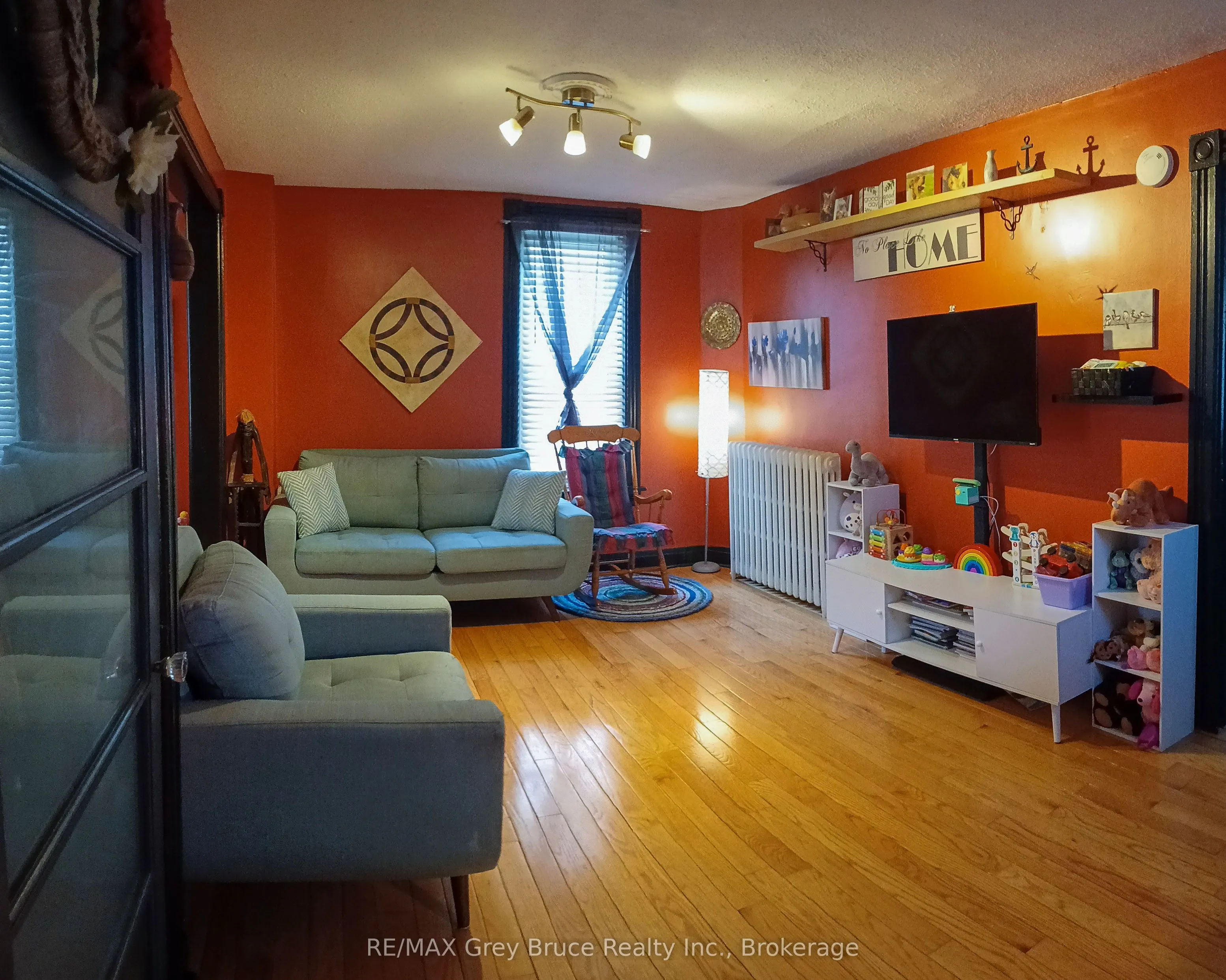 499 16th Street W