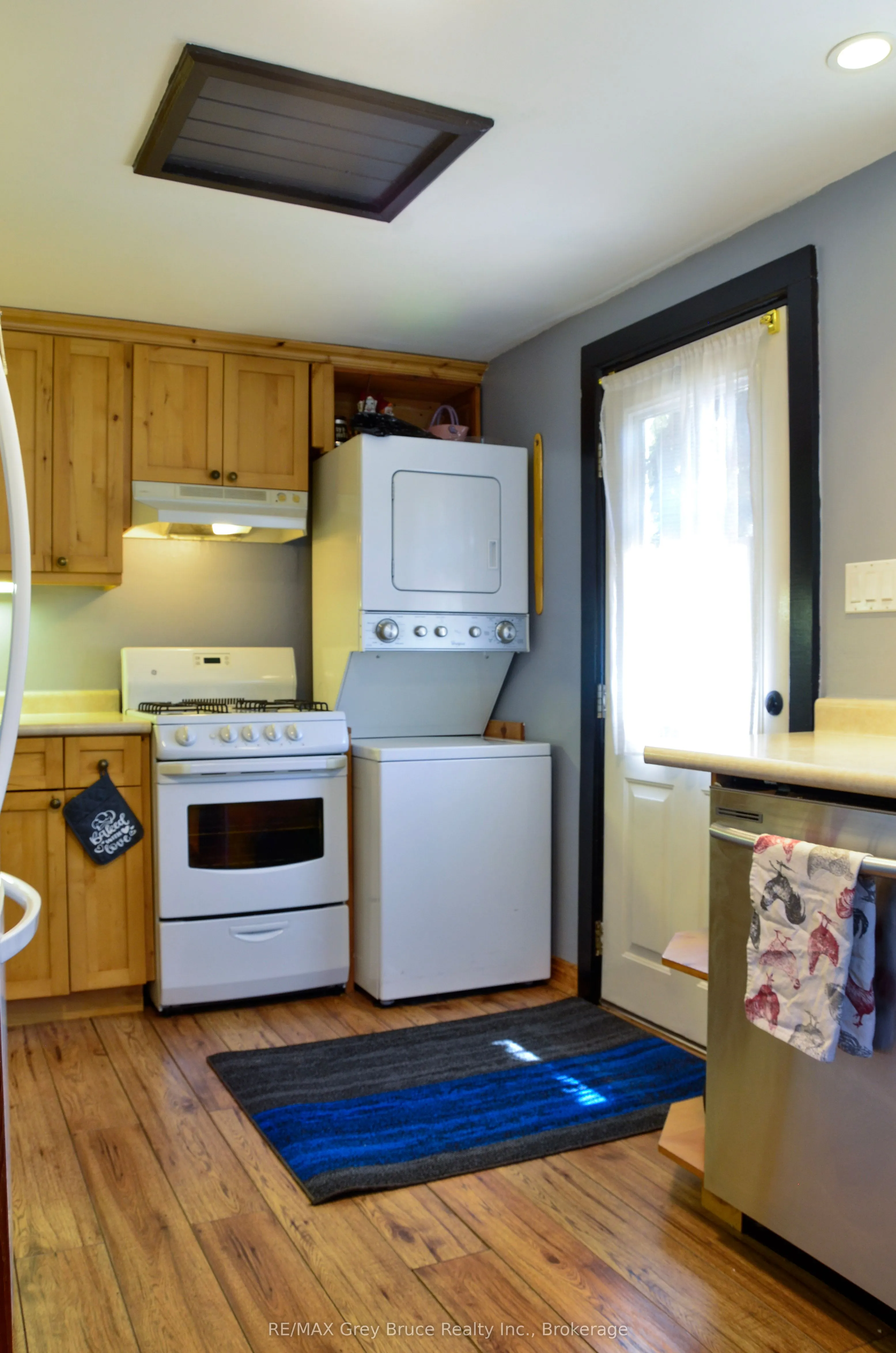 499 16th Street W