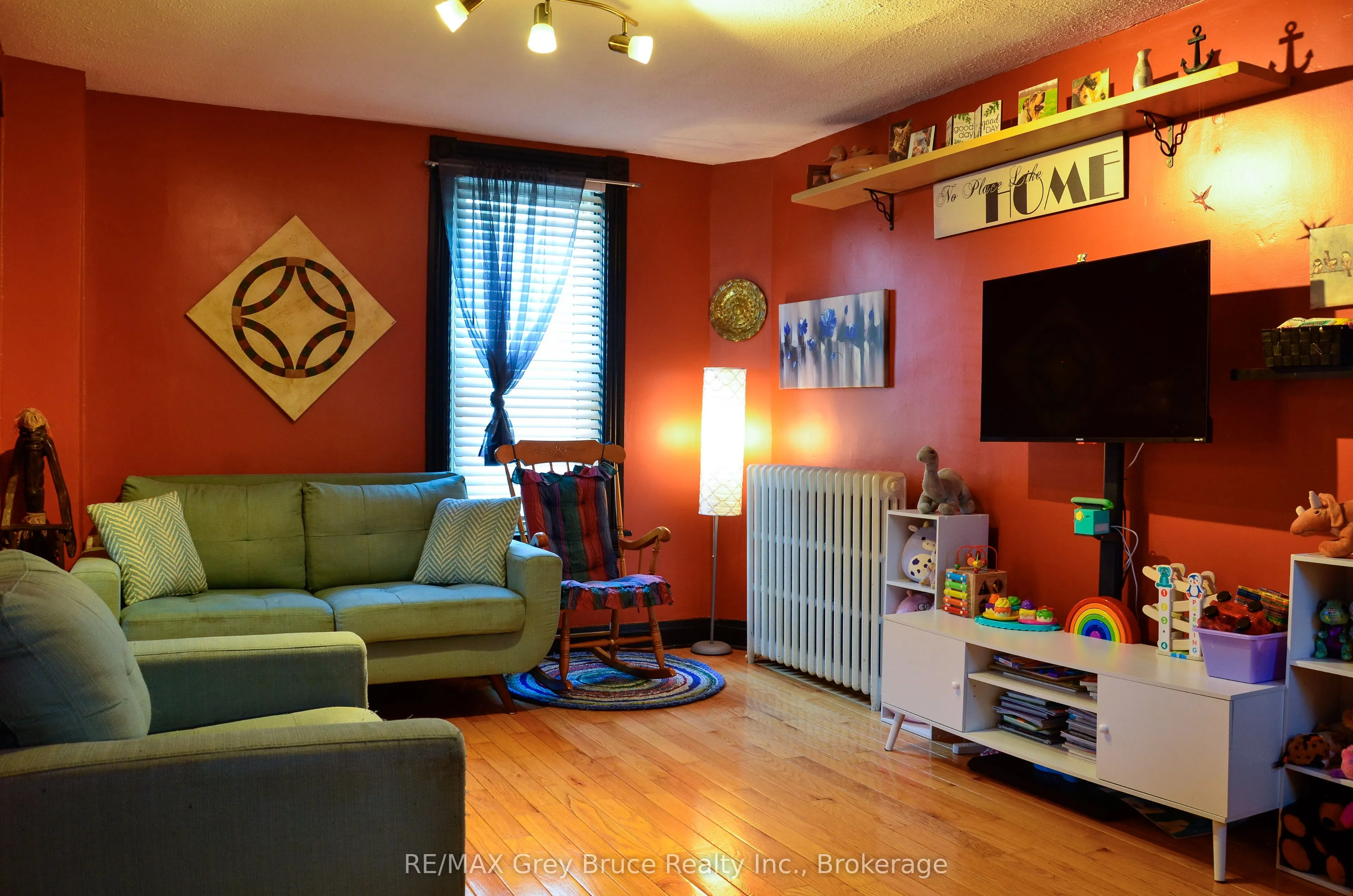 499 16th Street W