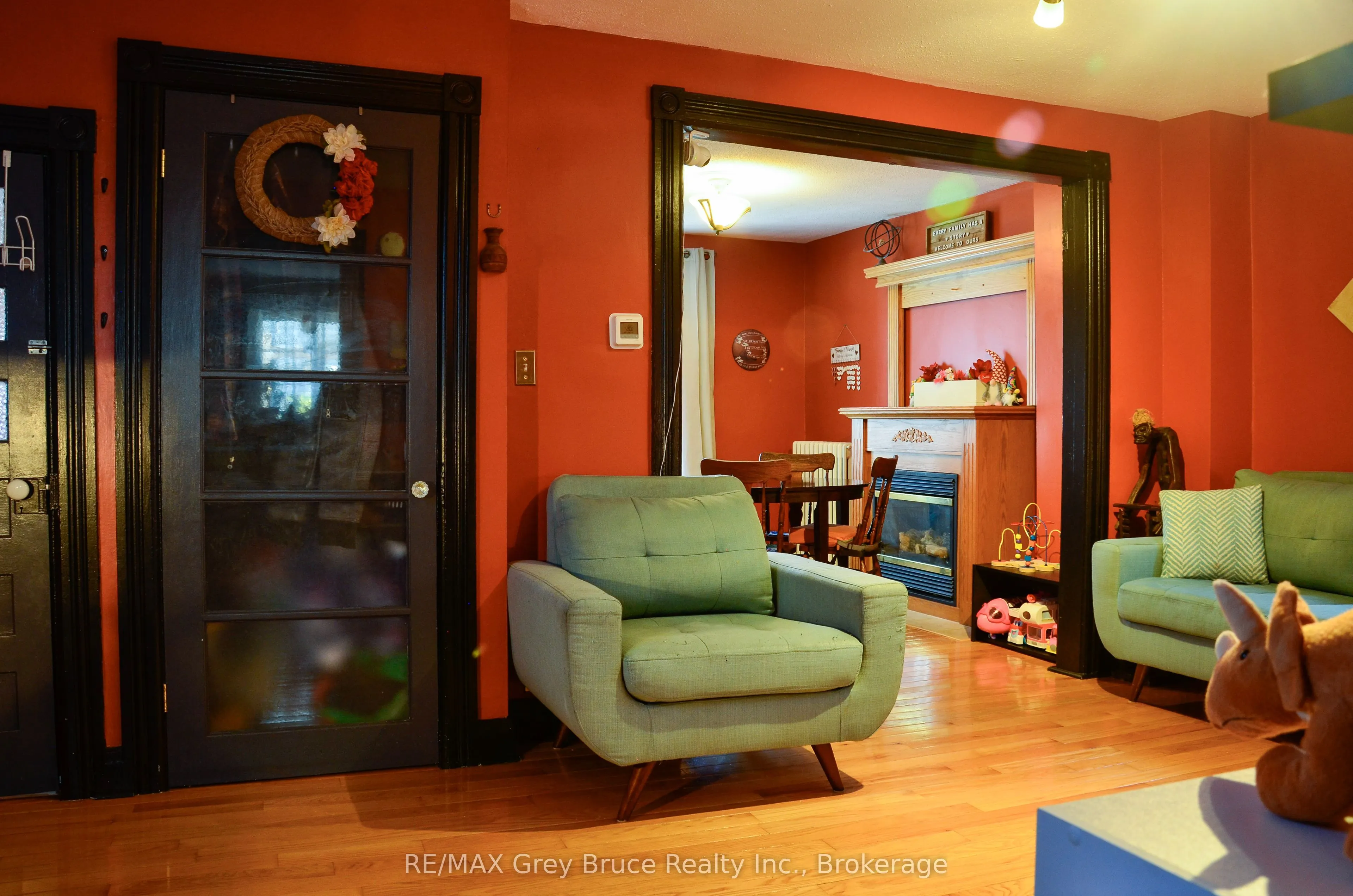 499 16th Street W