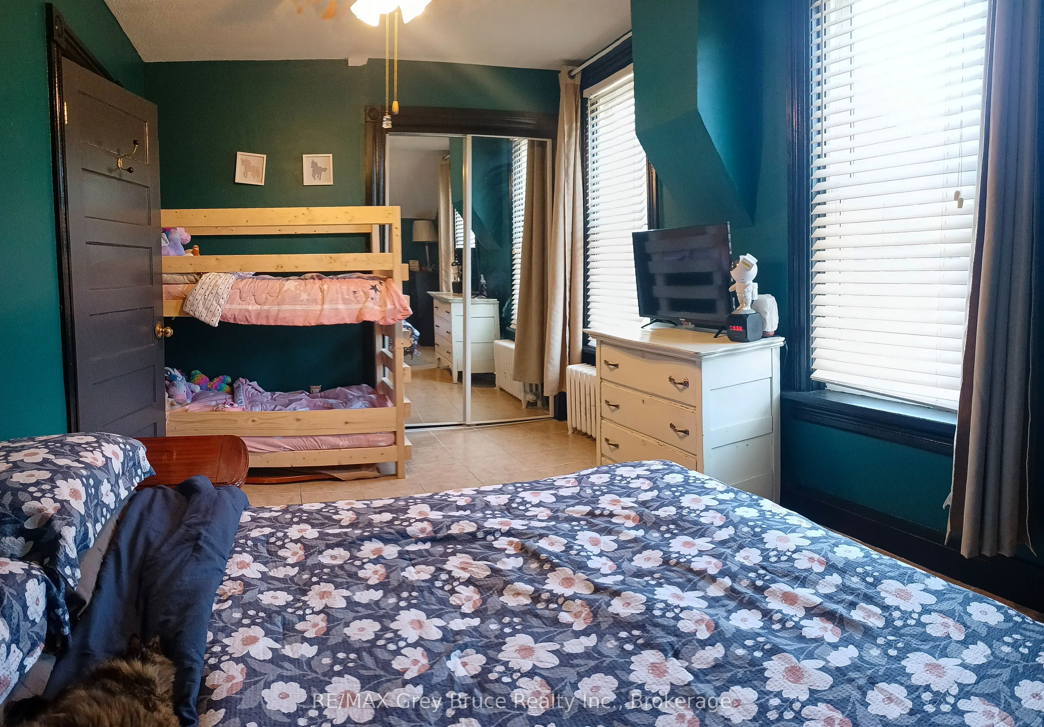 499 16th Street W