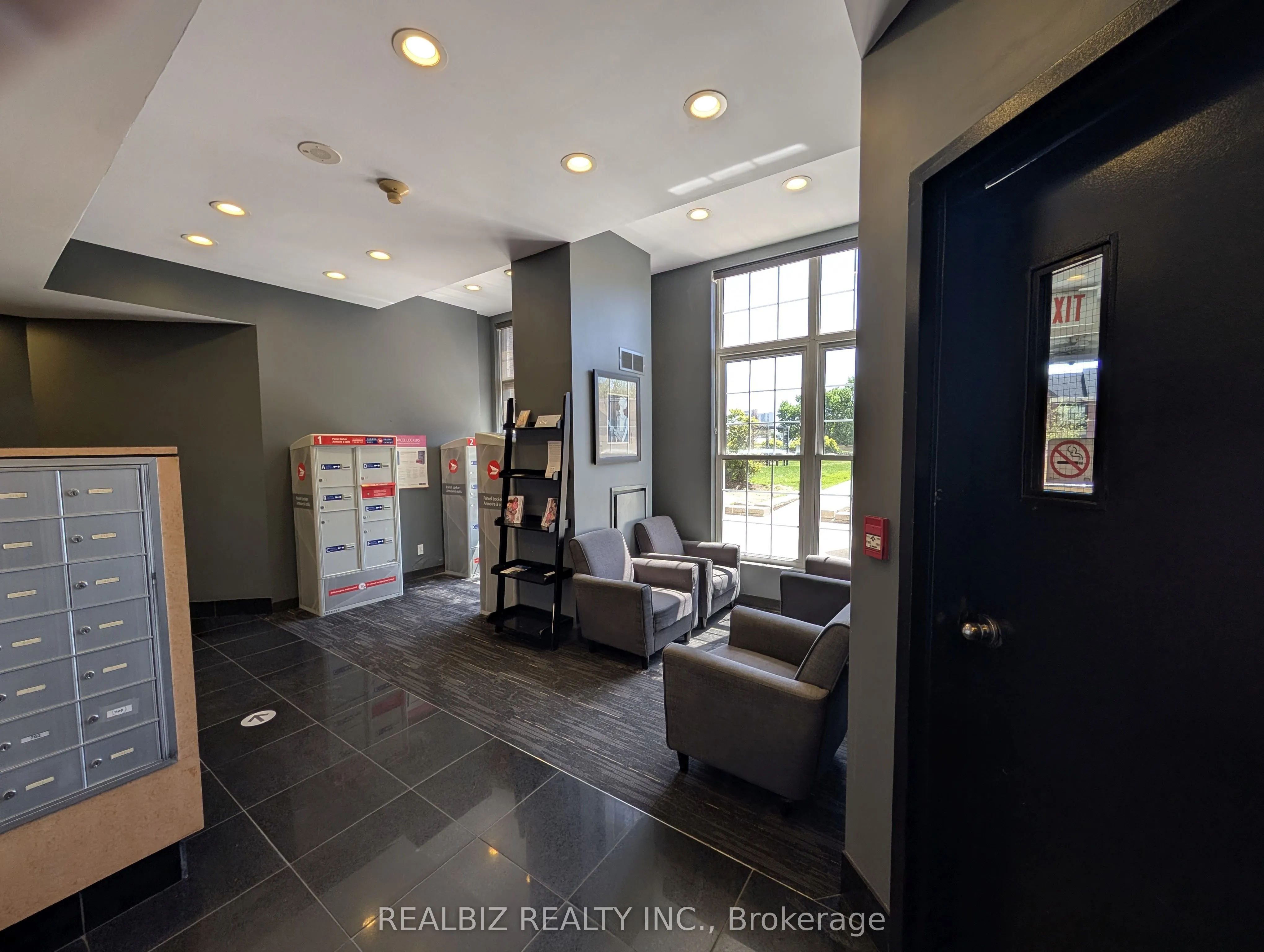 135 James Street S #512
