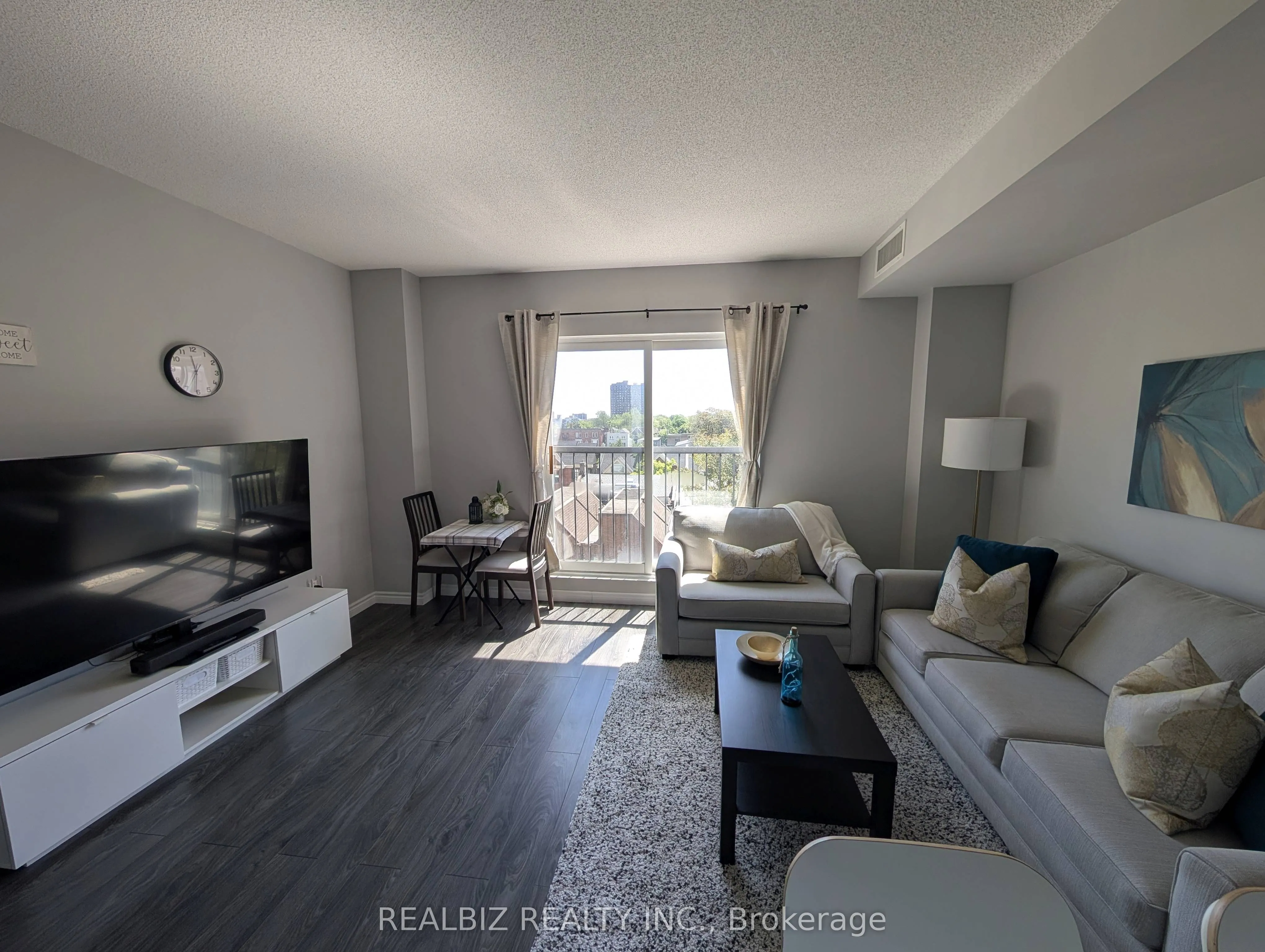 135 James Street S #512