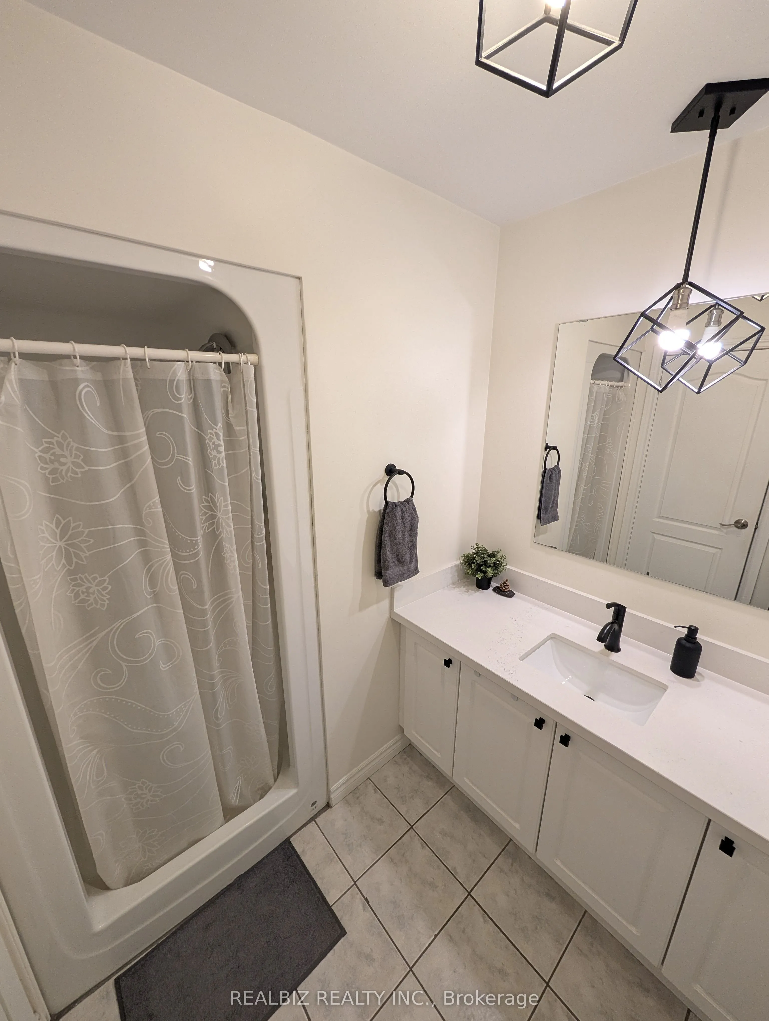 135 James Street S #512