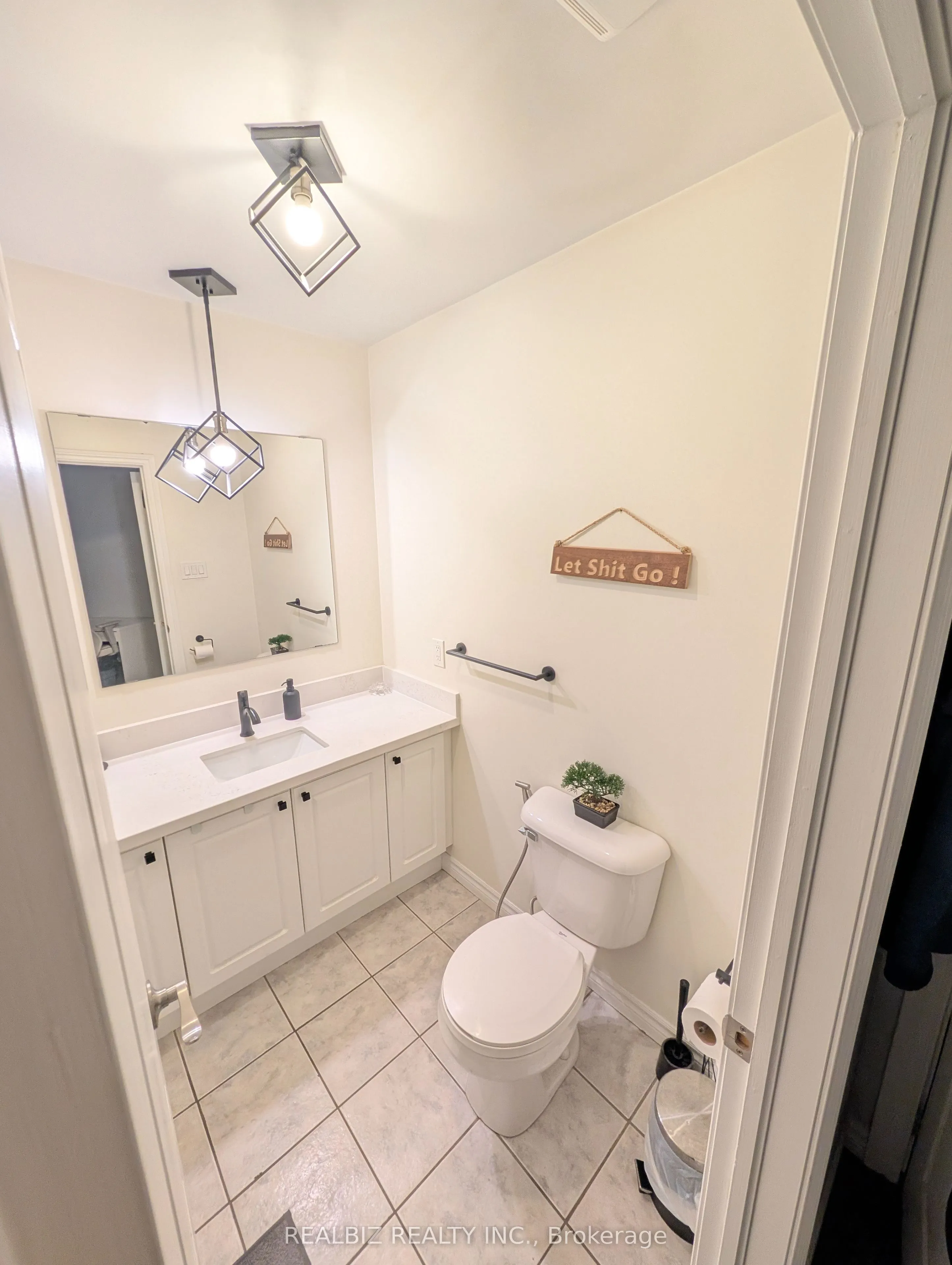 135 James Street S #512