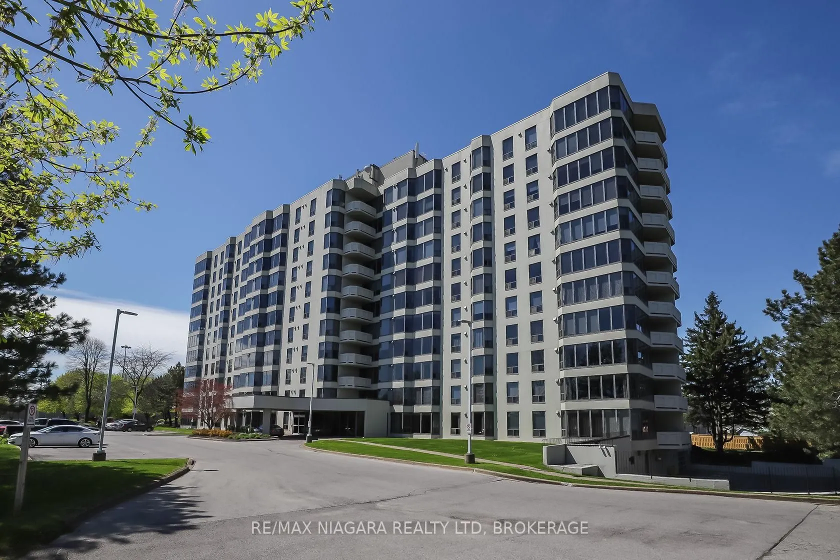 81 Scott Street #711