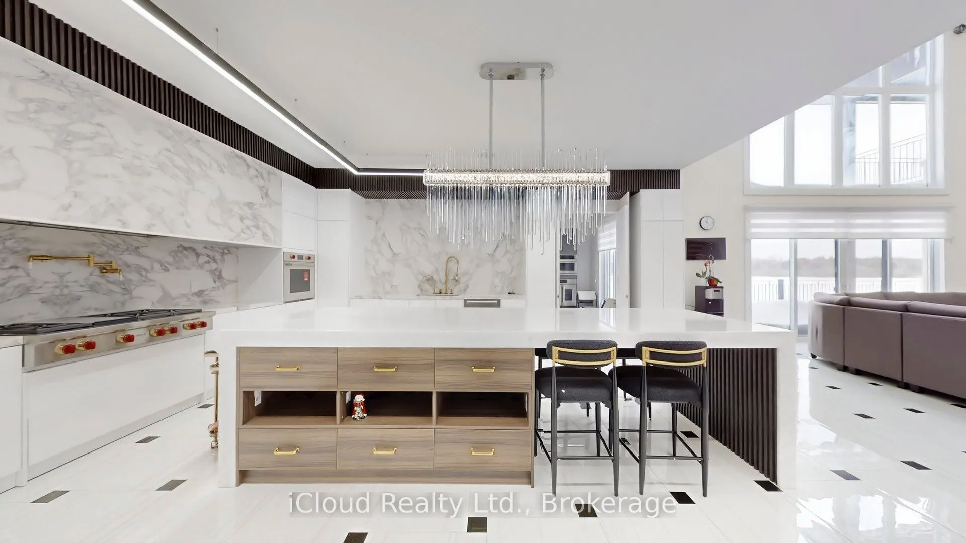 674525 Hurontario Street