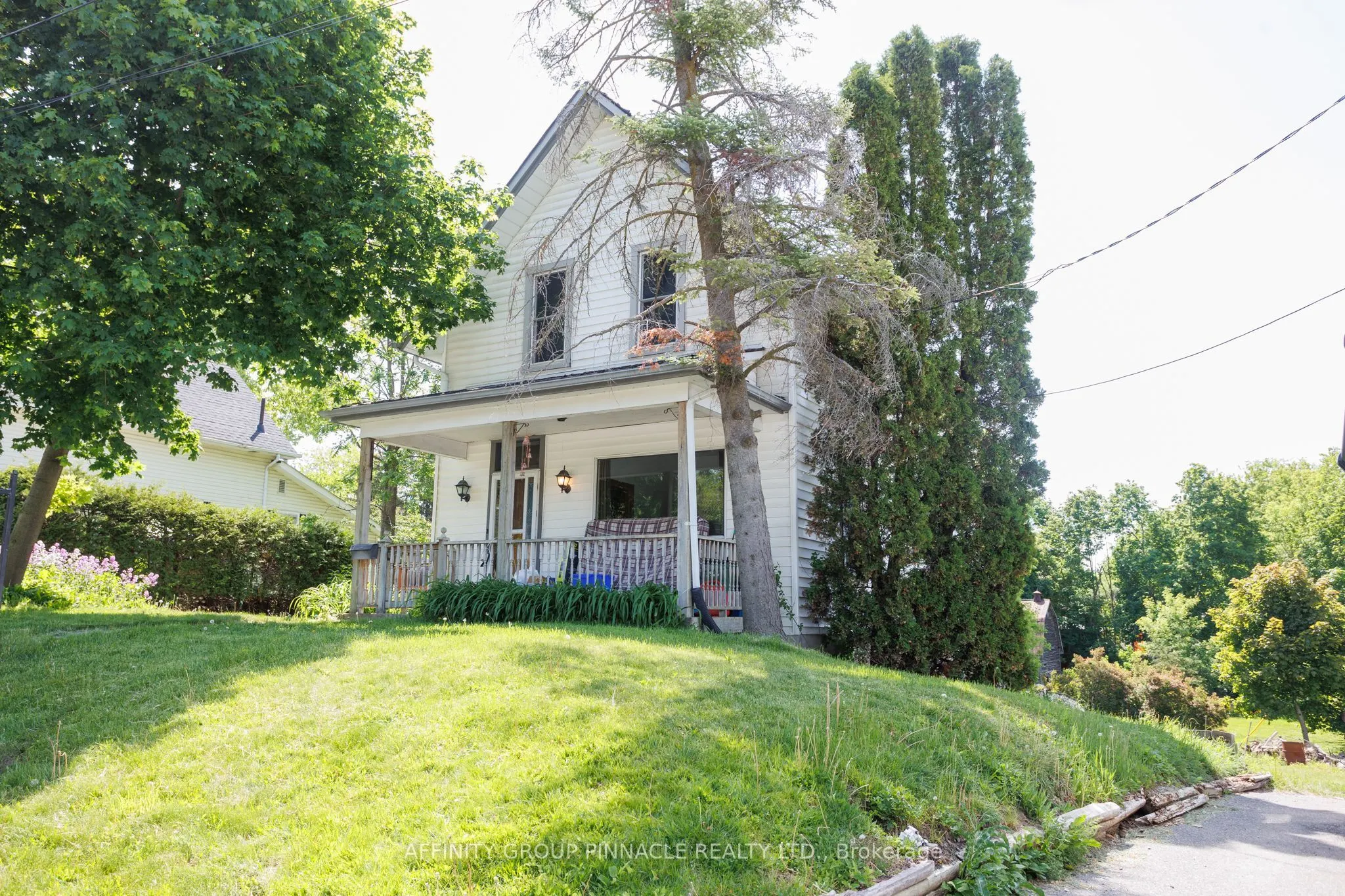 7 Colborne Street E