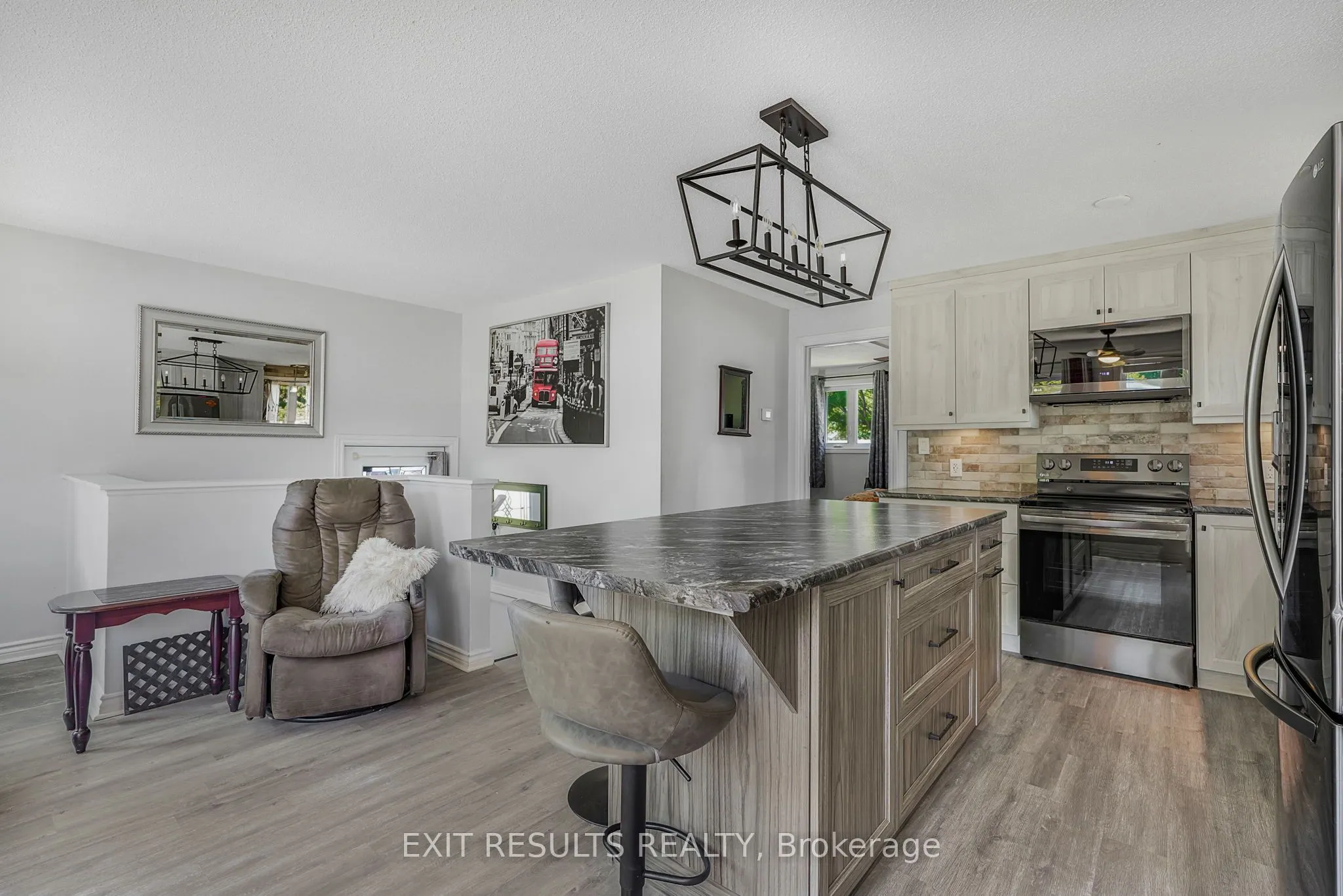 8 Beaver Lane