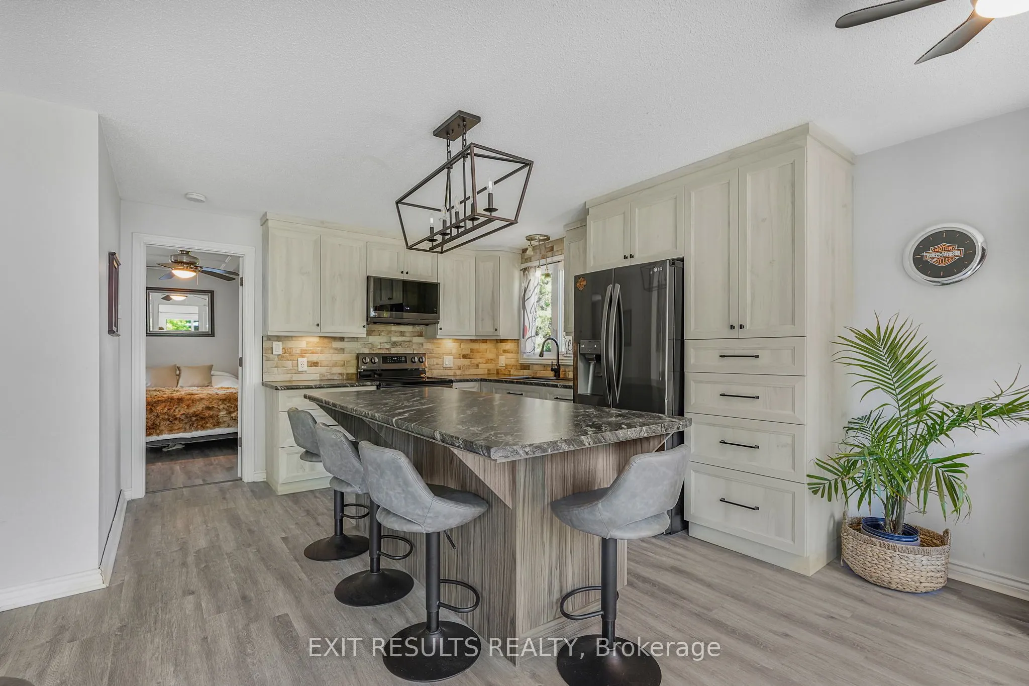 8 Beaver Lane