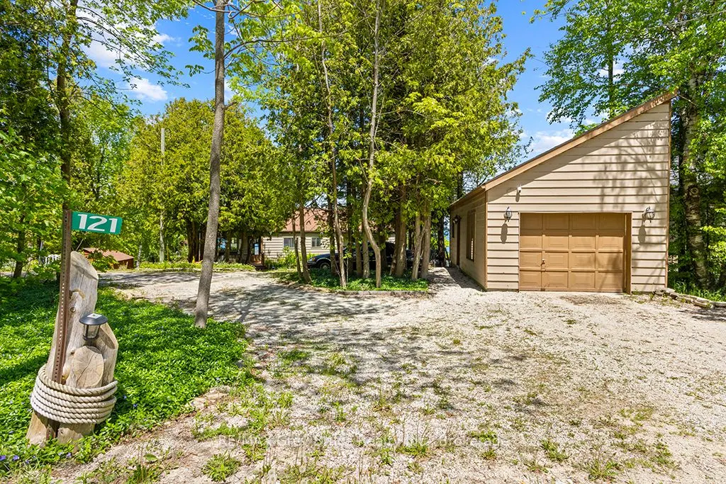 121 Ivy Drive