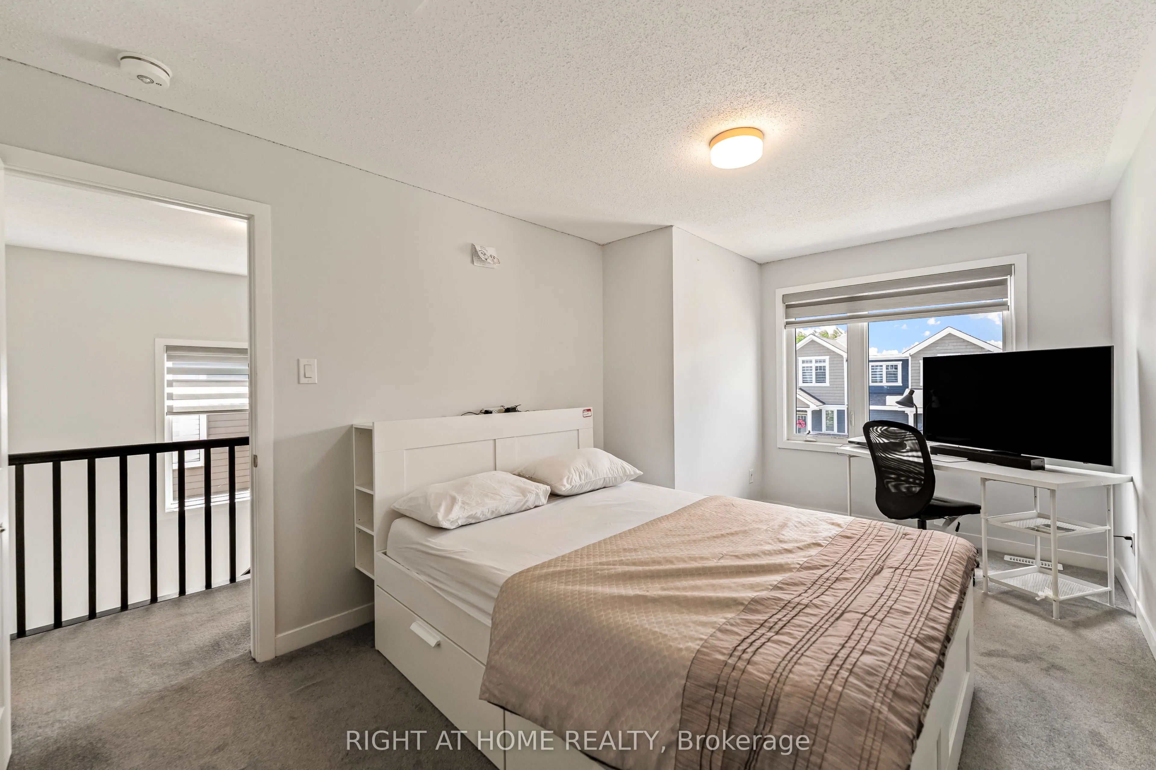 221 Billrian Crescent