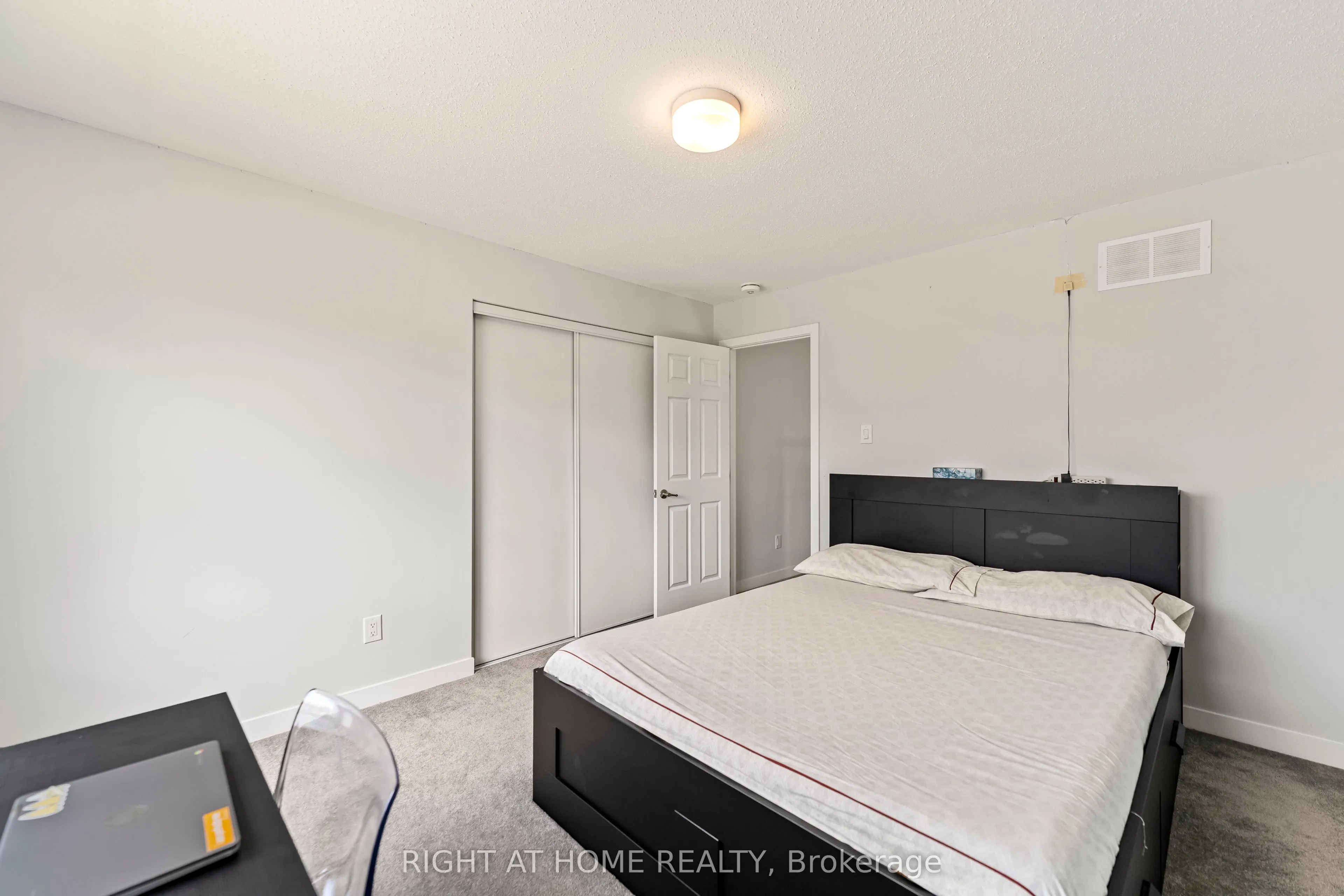 221 Billrian Crescent