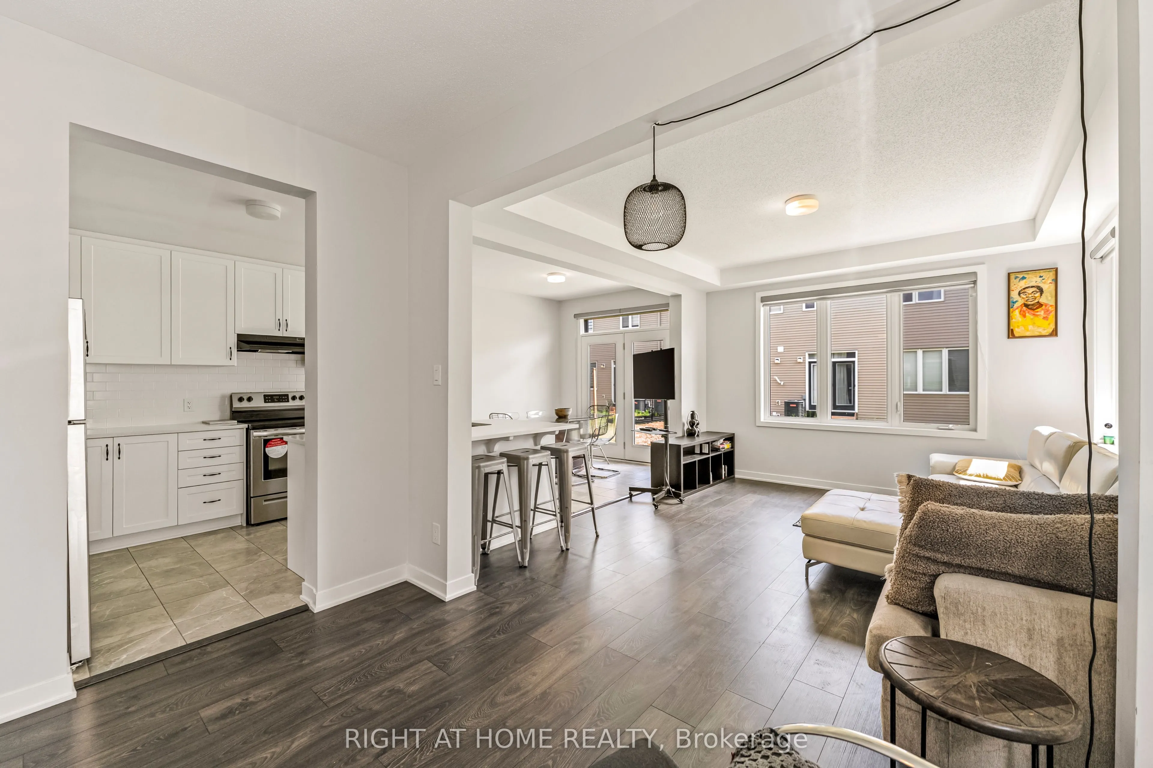 221 Billrian Crescent