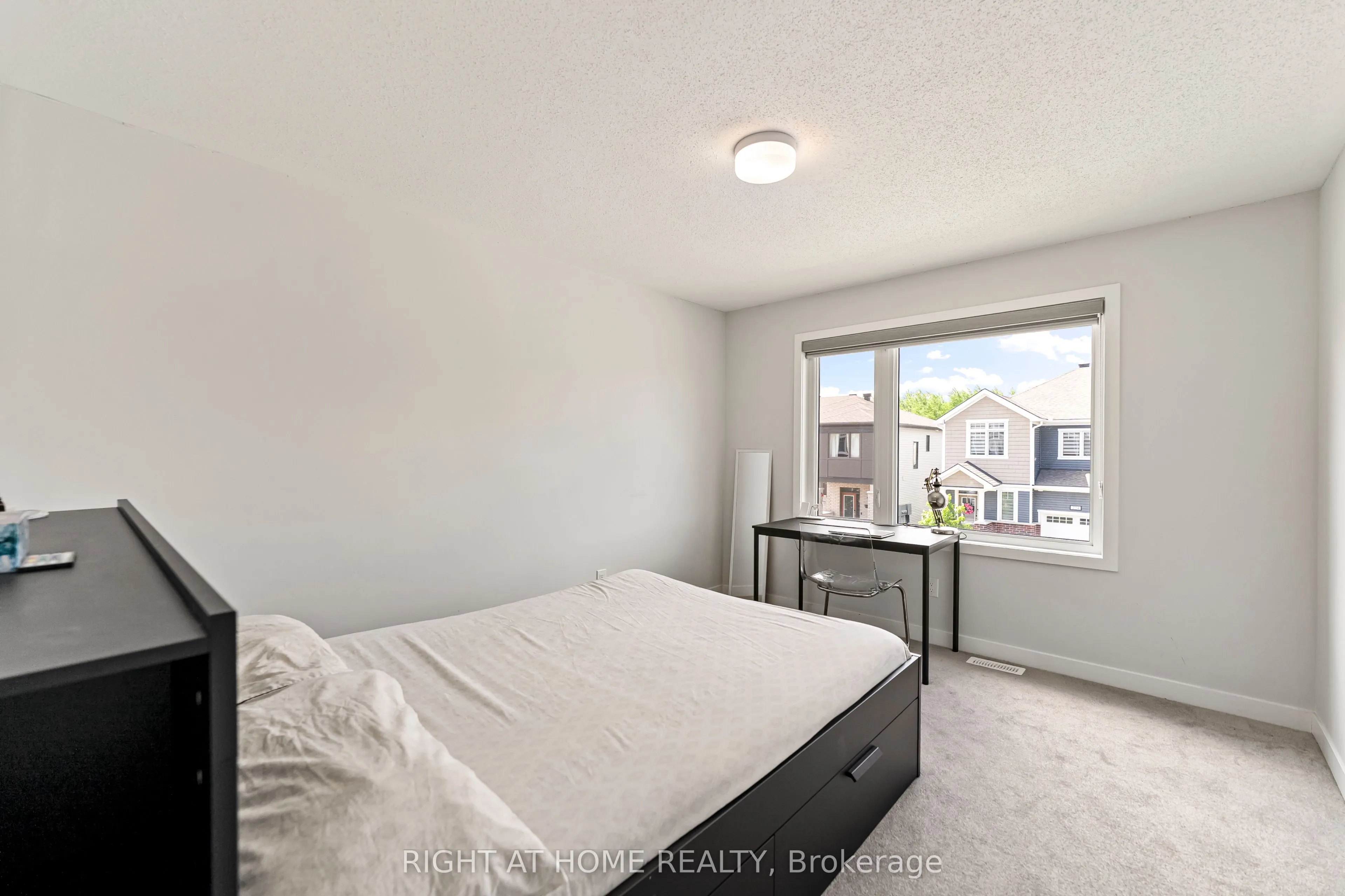 221 Billrian Crescent