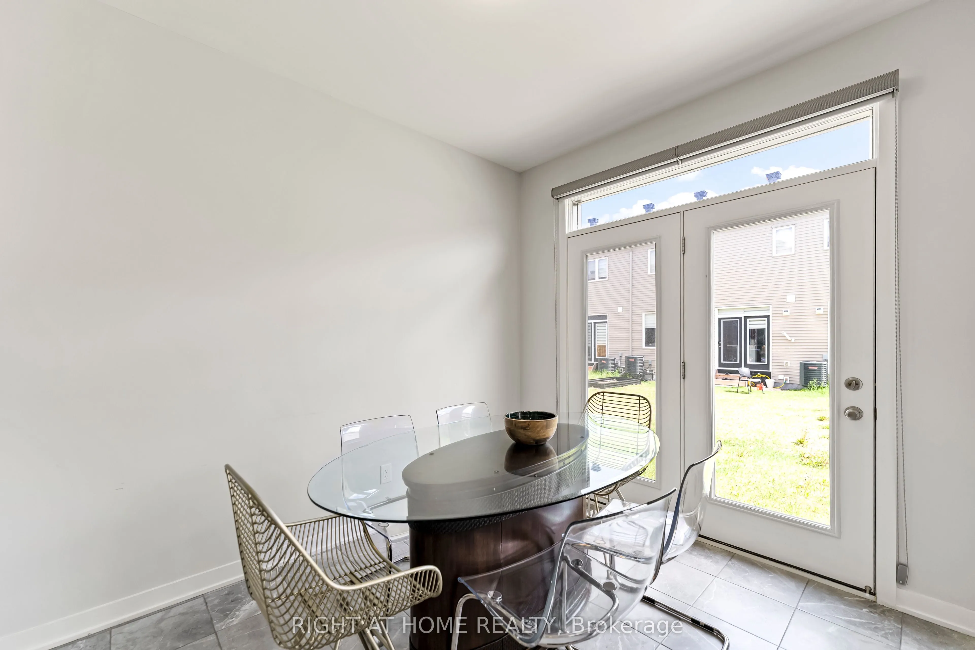 221 Billrian Crescent