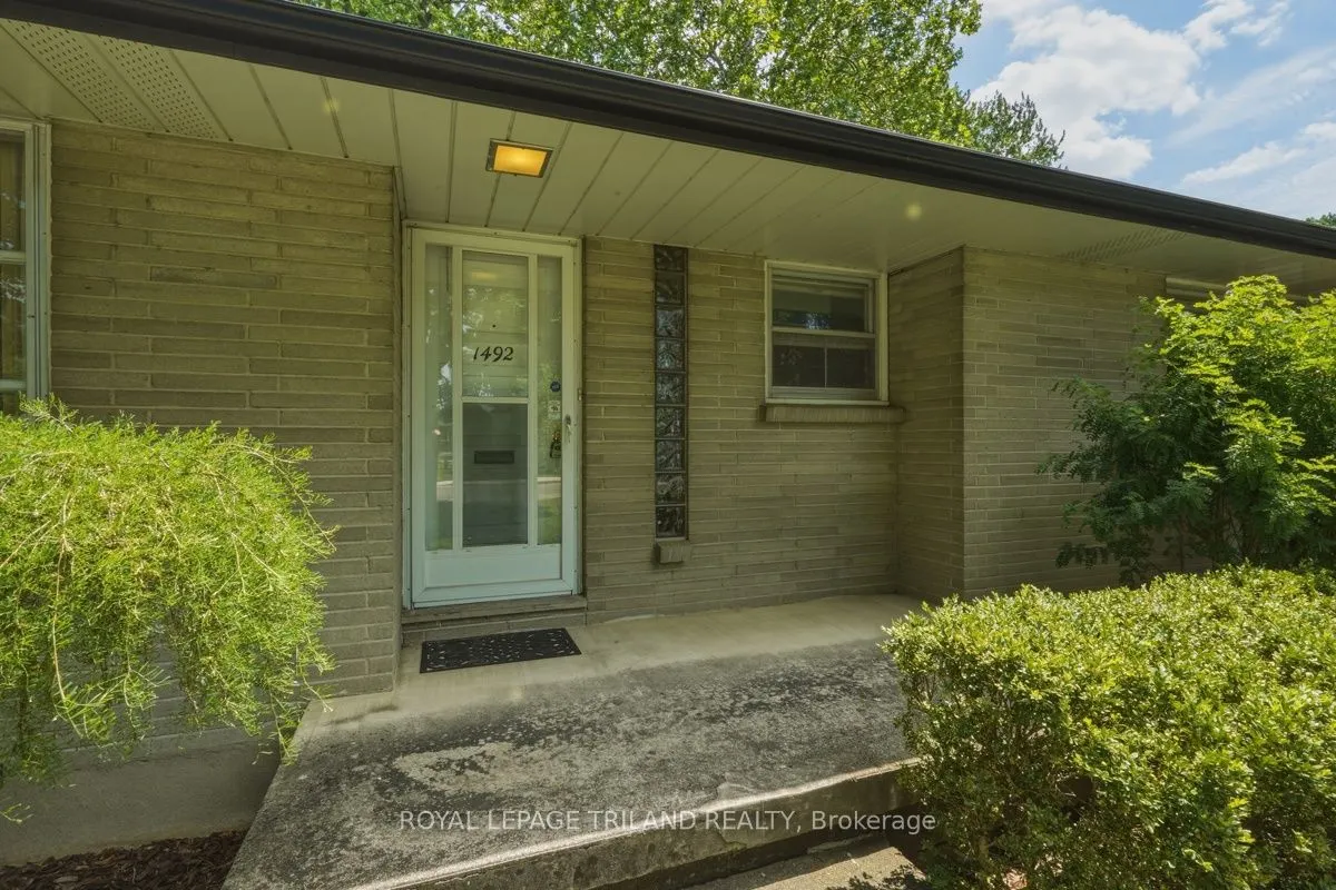1492 North Vernon Avenue