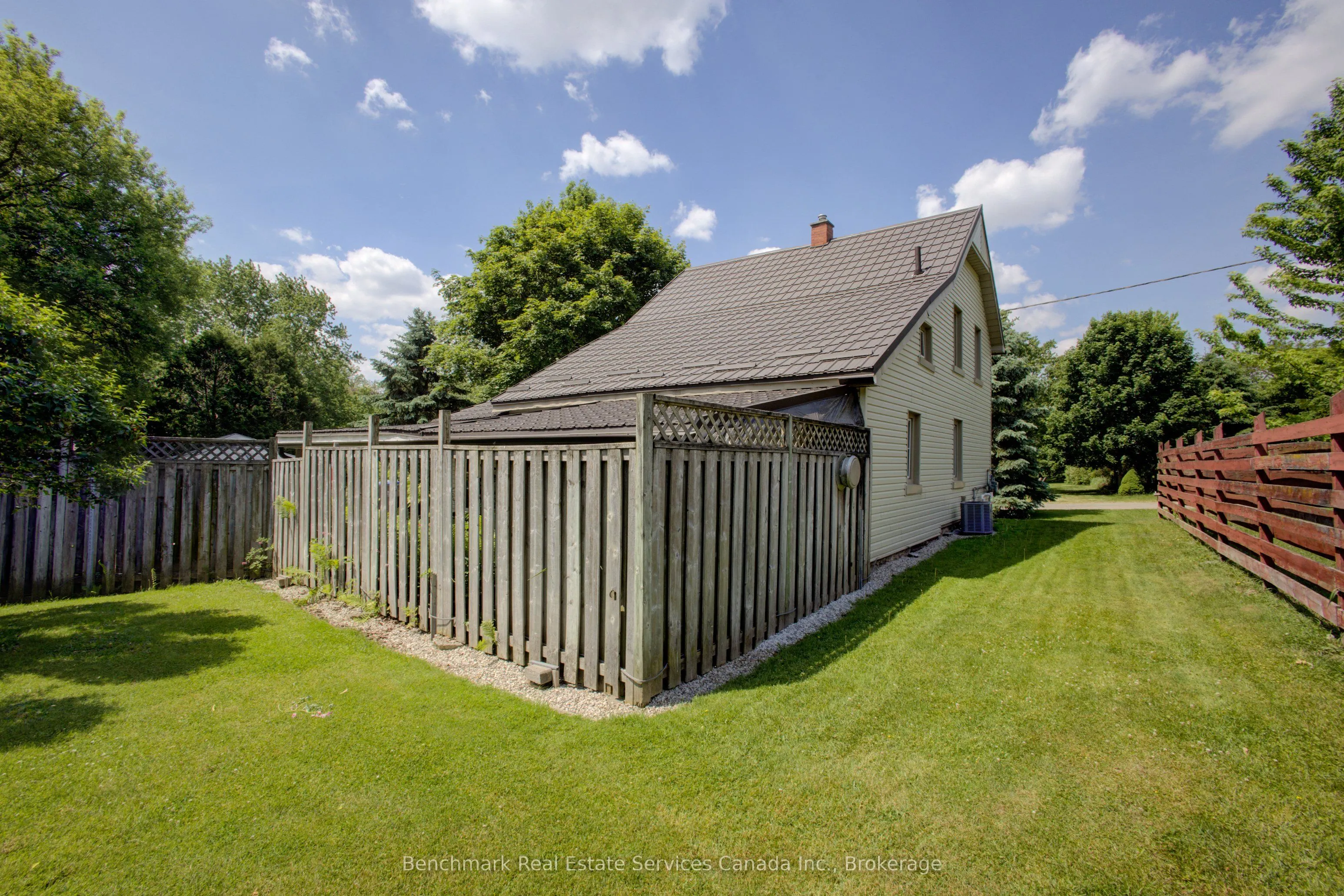87 St Andrew Street N