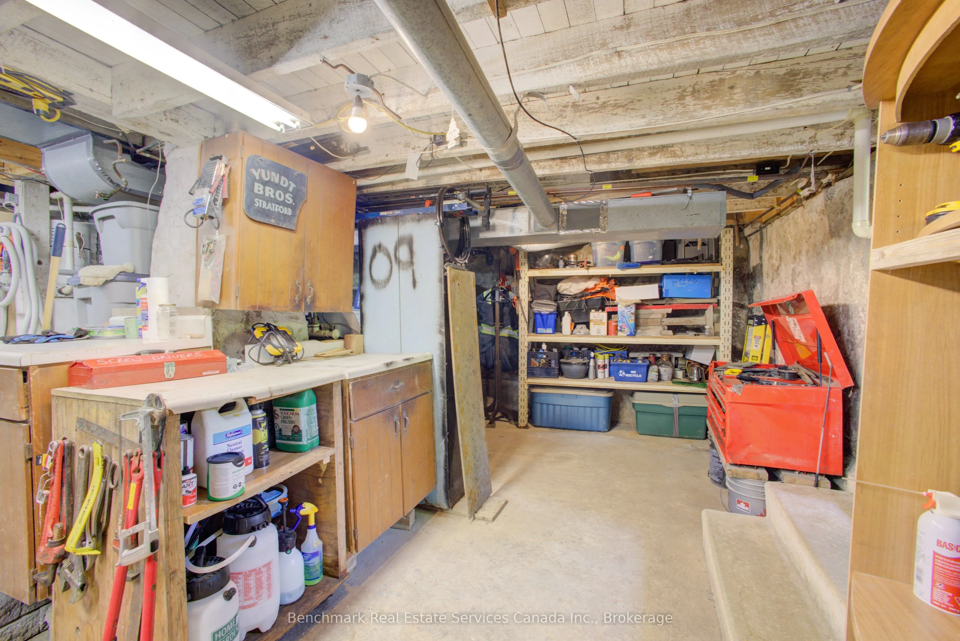 87 St Andrew Street N