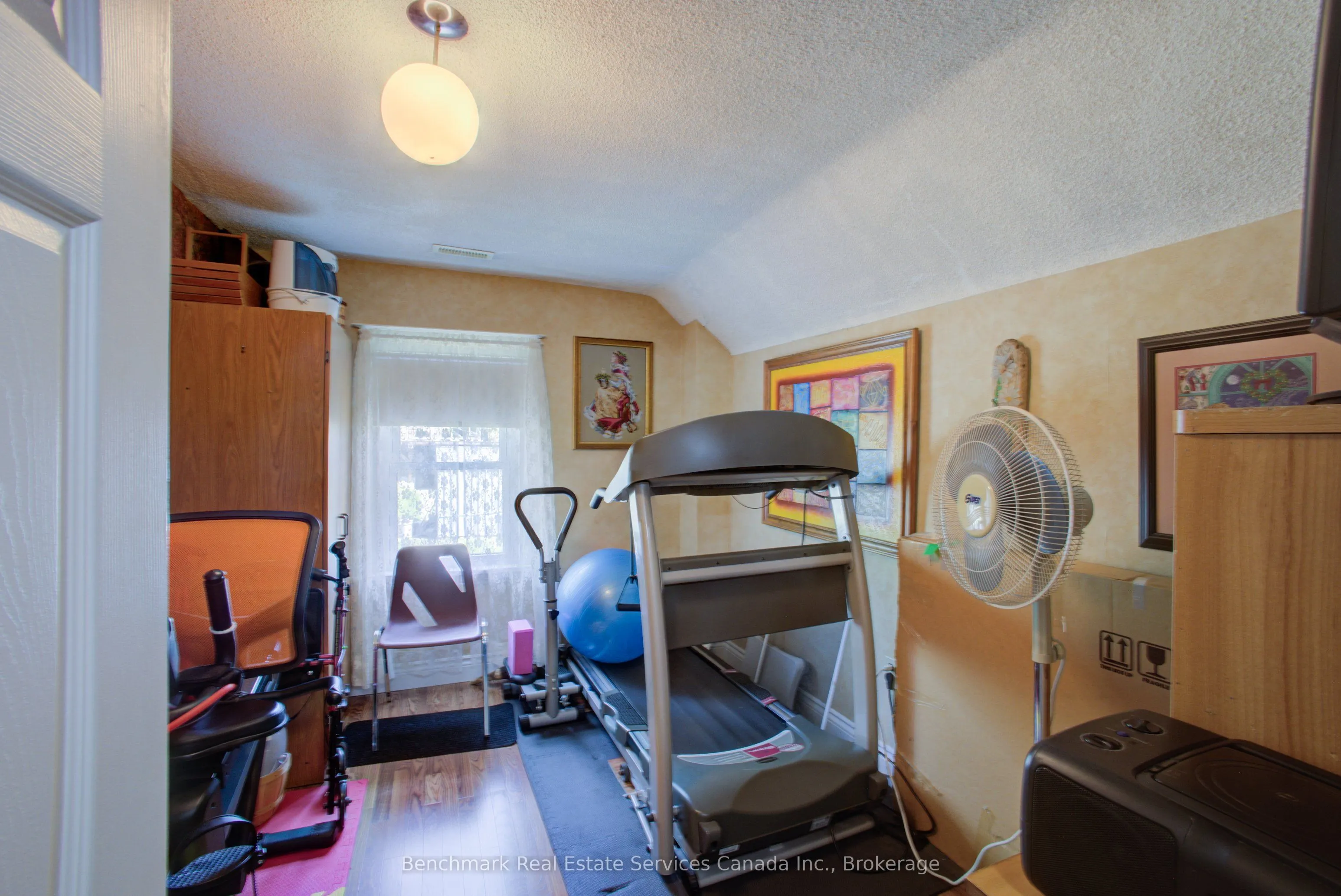 87 St Andrew Street N
