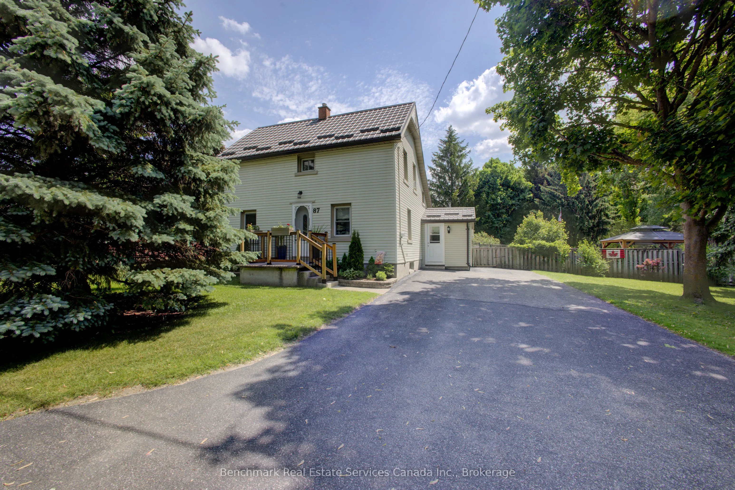 87 St Andrew Street N