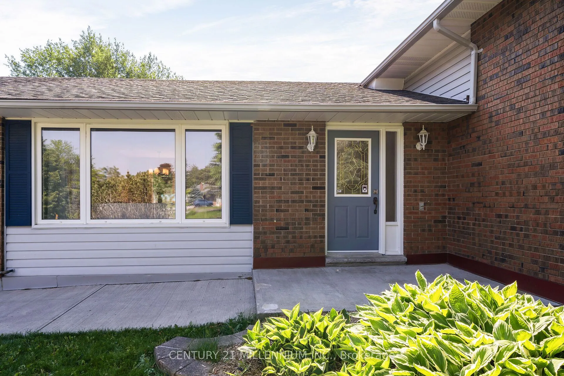 41 Douglas Crescent