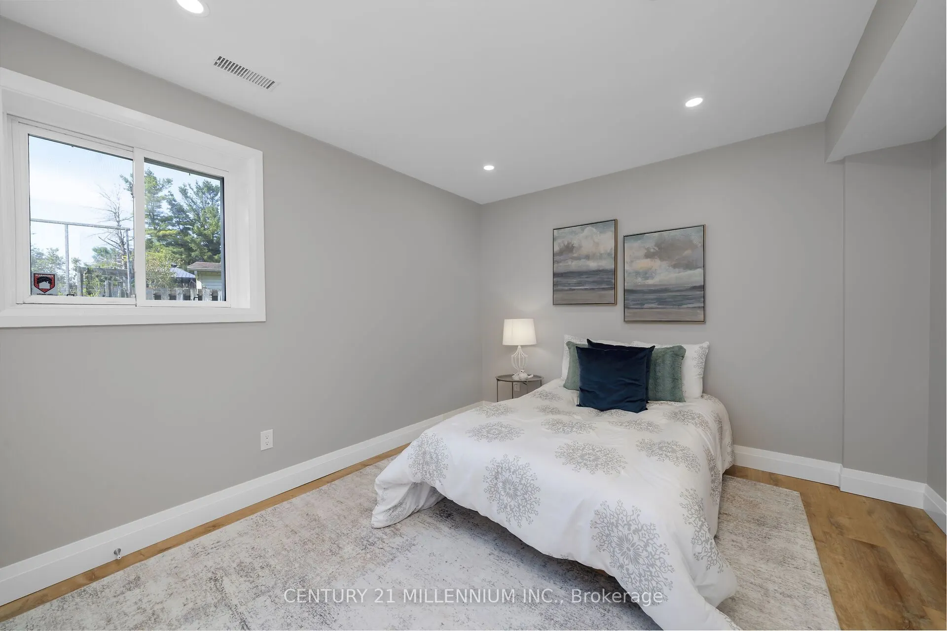 41 Douglas Crescent