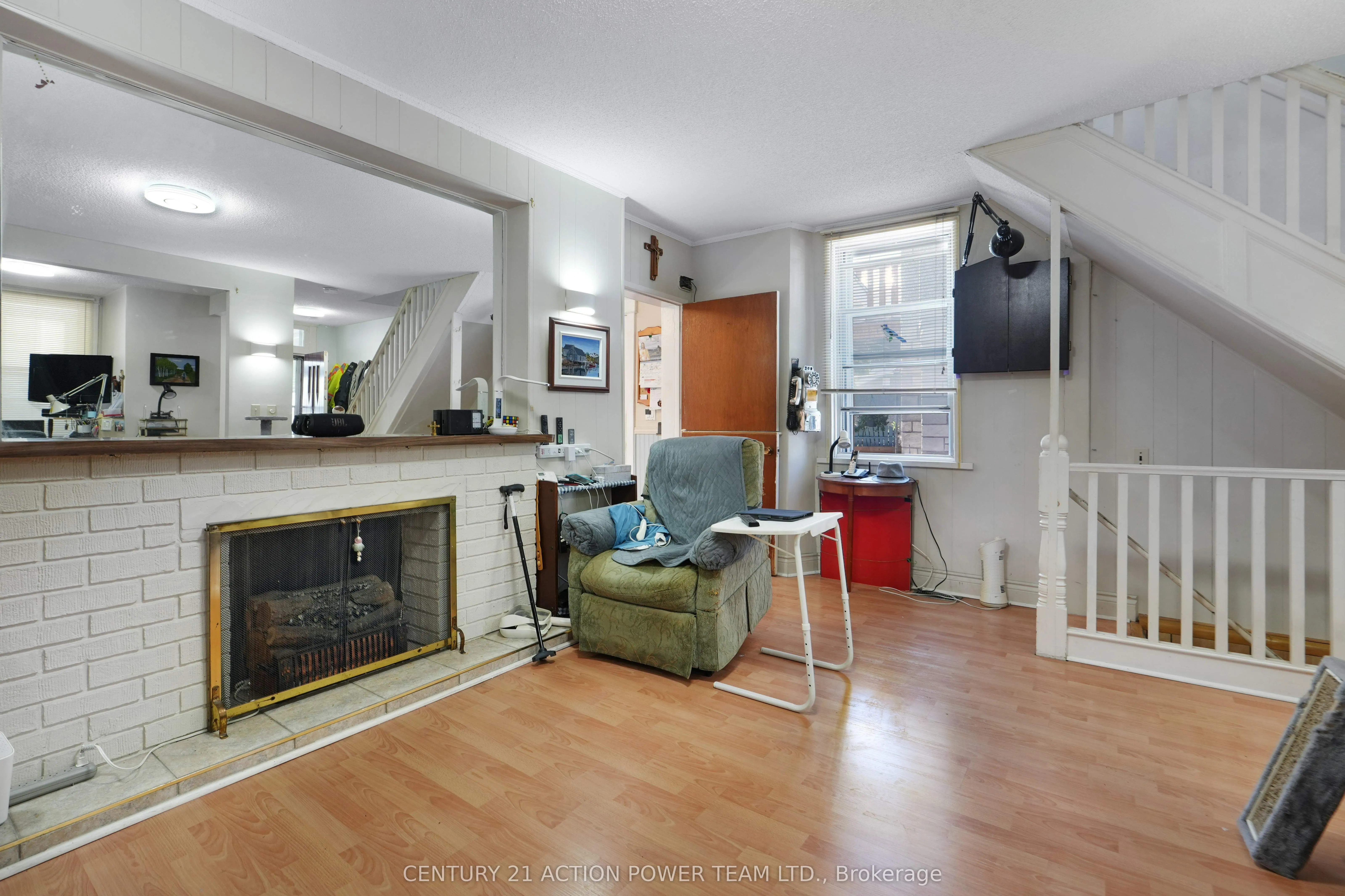 222 Montfort Street