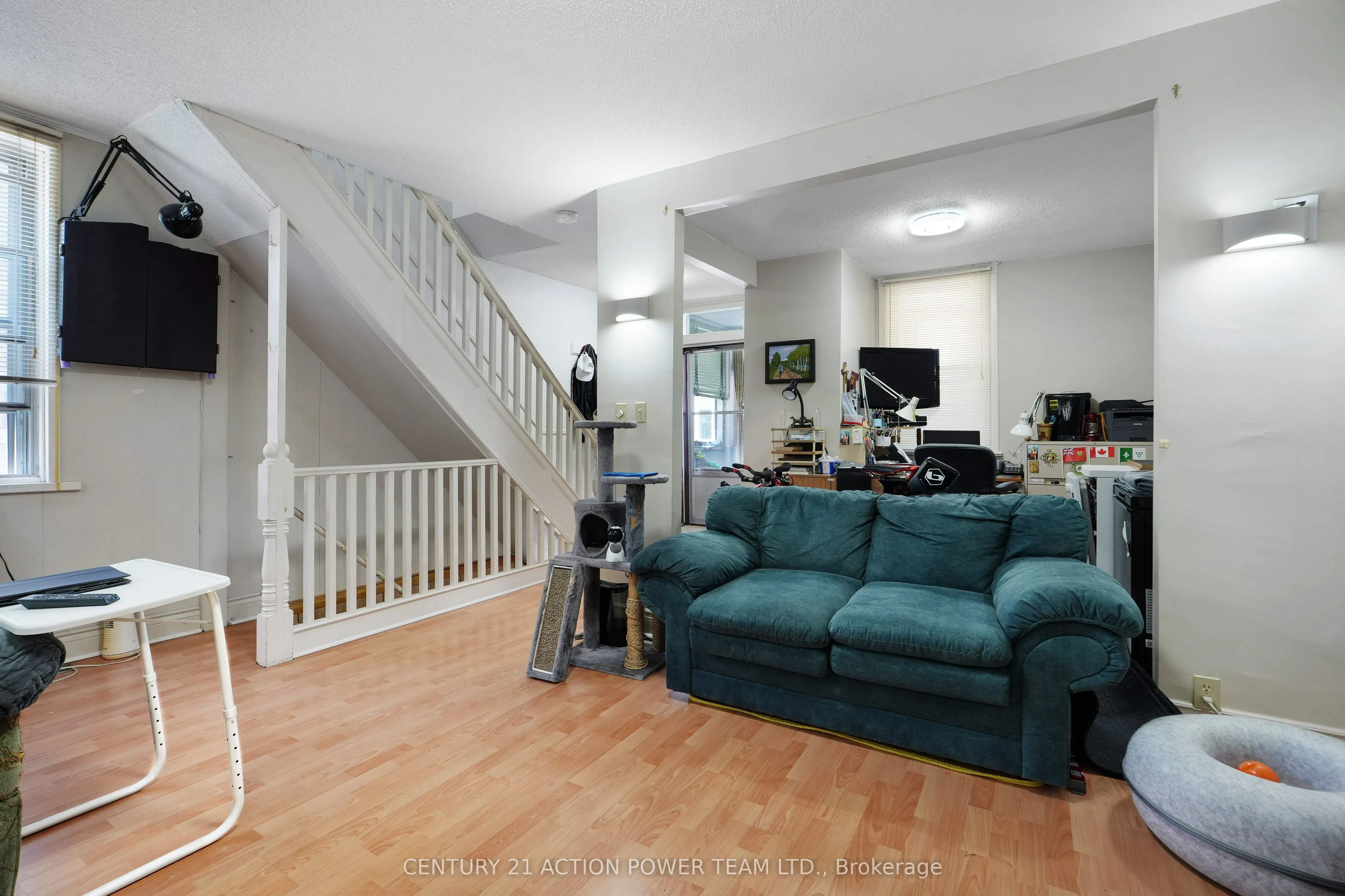 222 Montfort Street